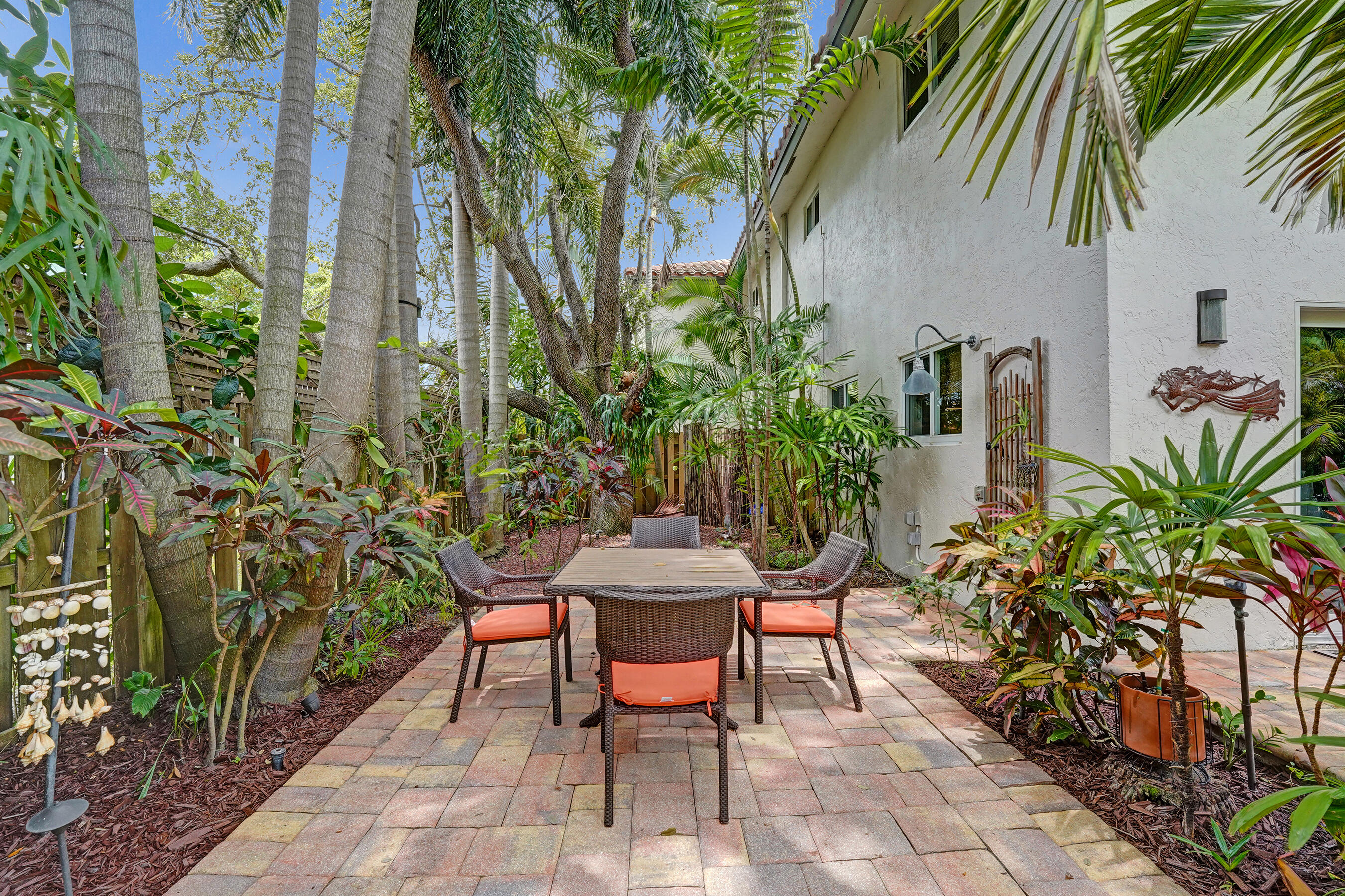 620 NE 9th #6, Fort Lauderdale FL 33304