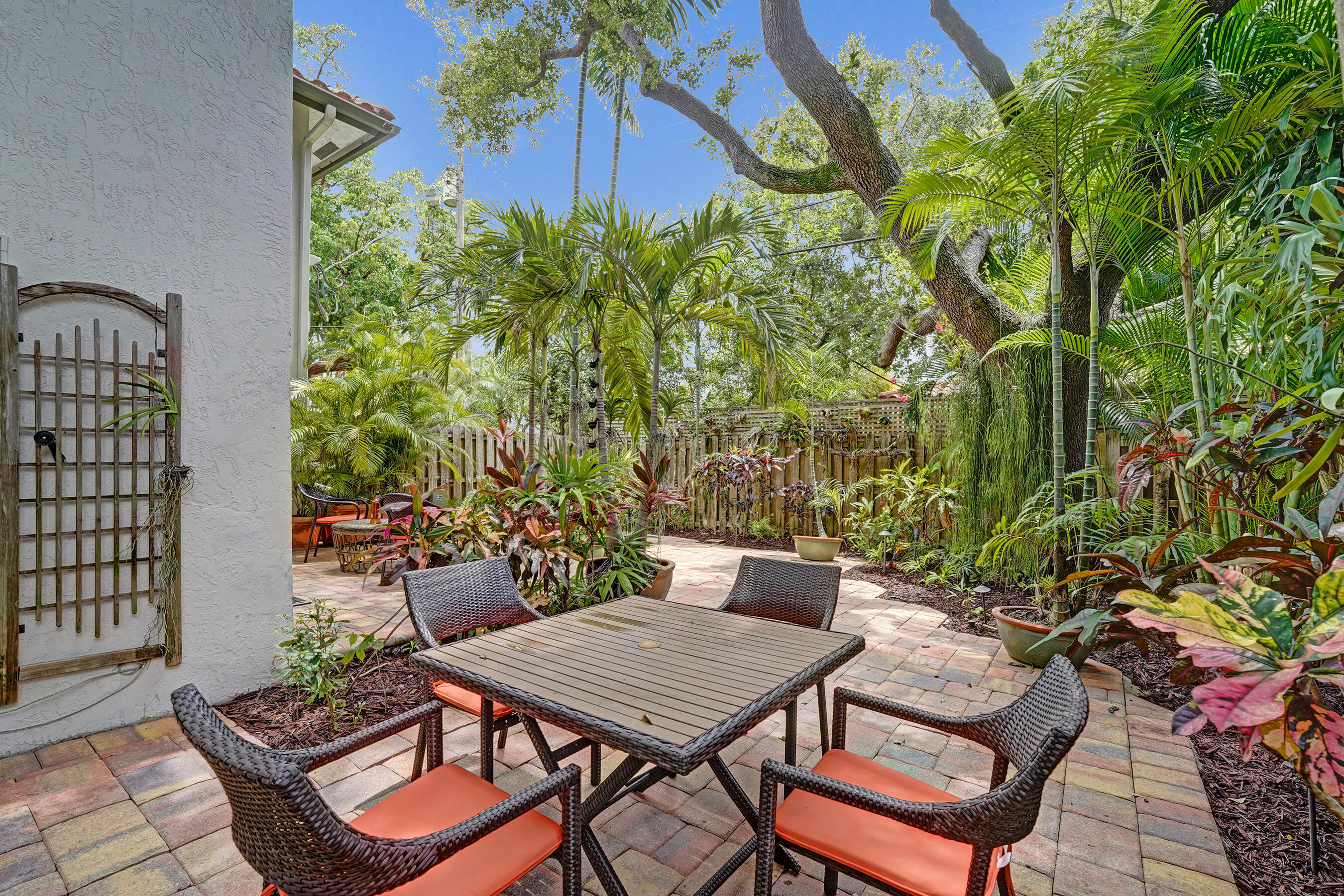 620 NE 9th #6, Fort Lauderdale FL 33304