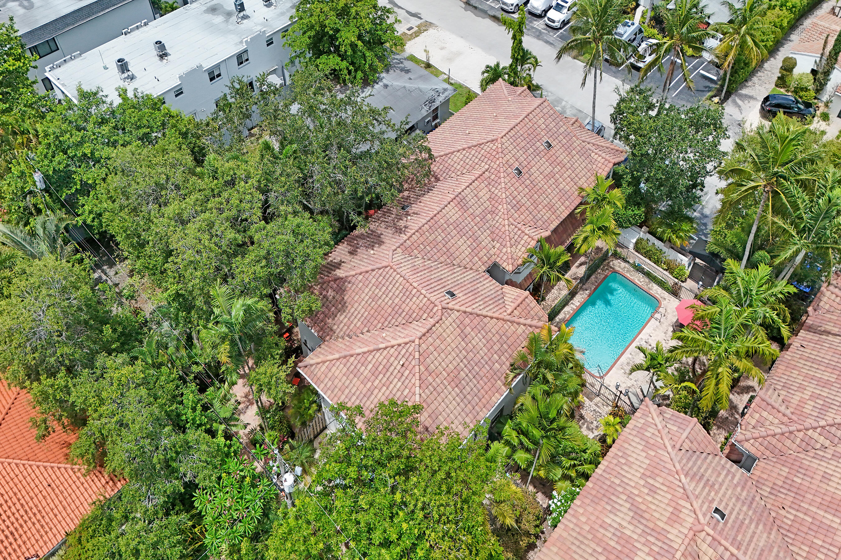 620 NE 9th #6, Fort Lauderdale FL 33304