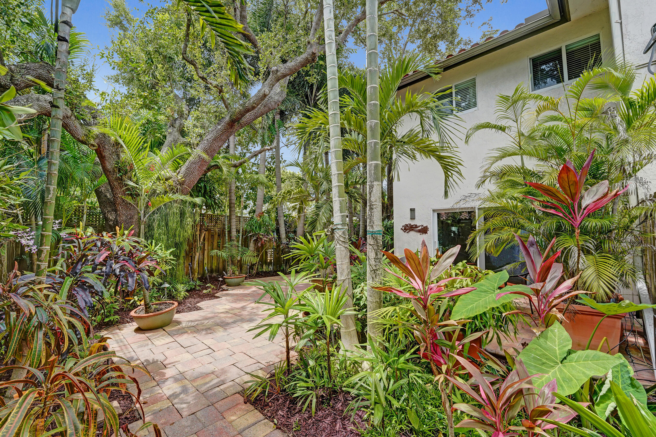 620 NE 9th #6, Fort Lauderdale FL 33304