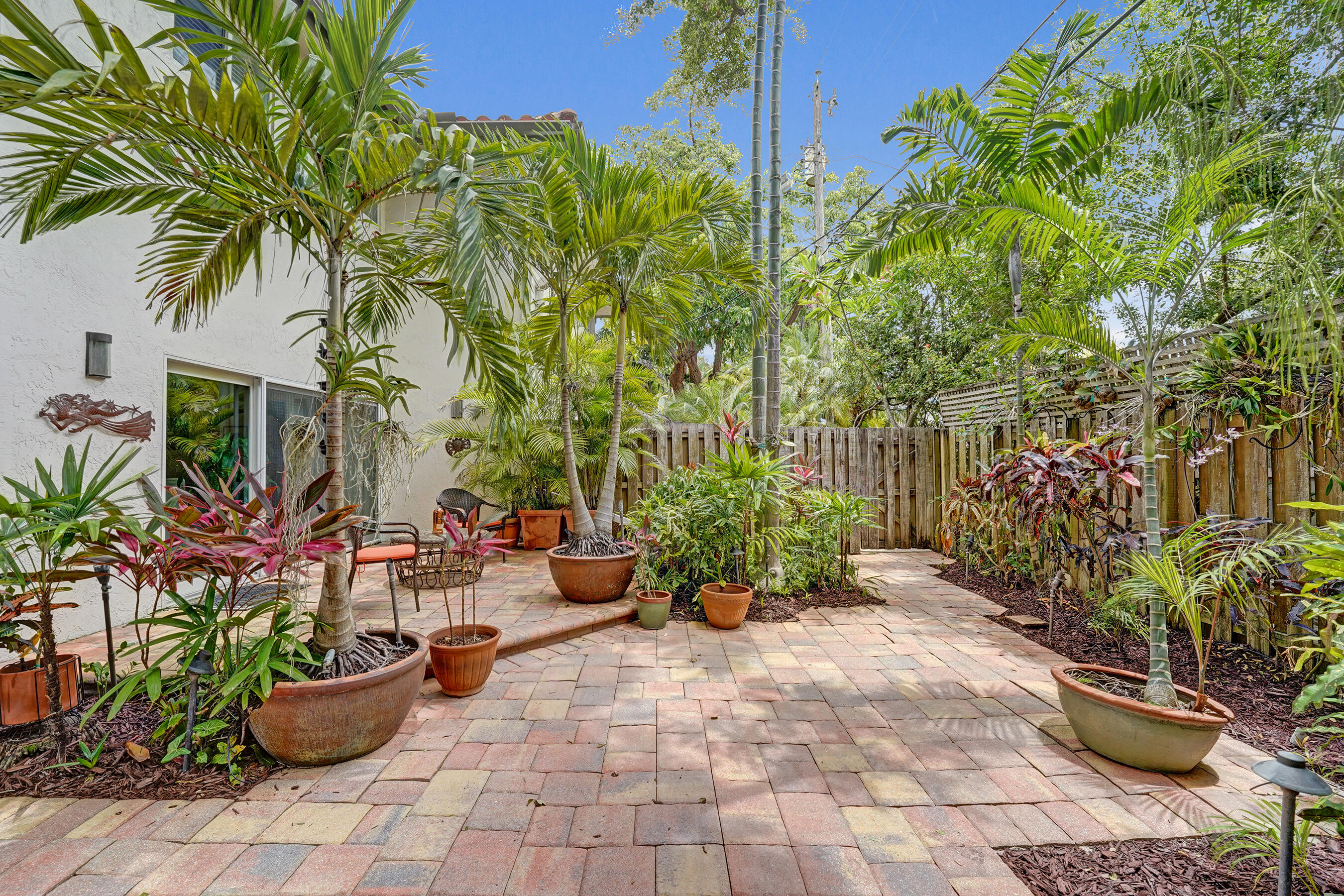 620 NE 9th #6, Fort Lauderdale FL 33304