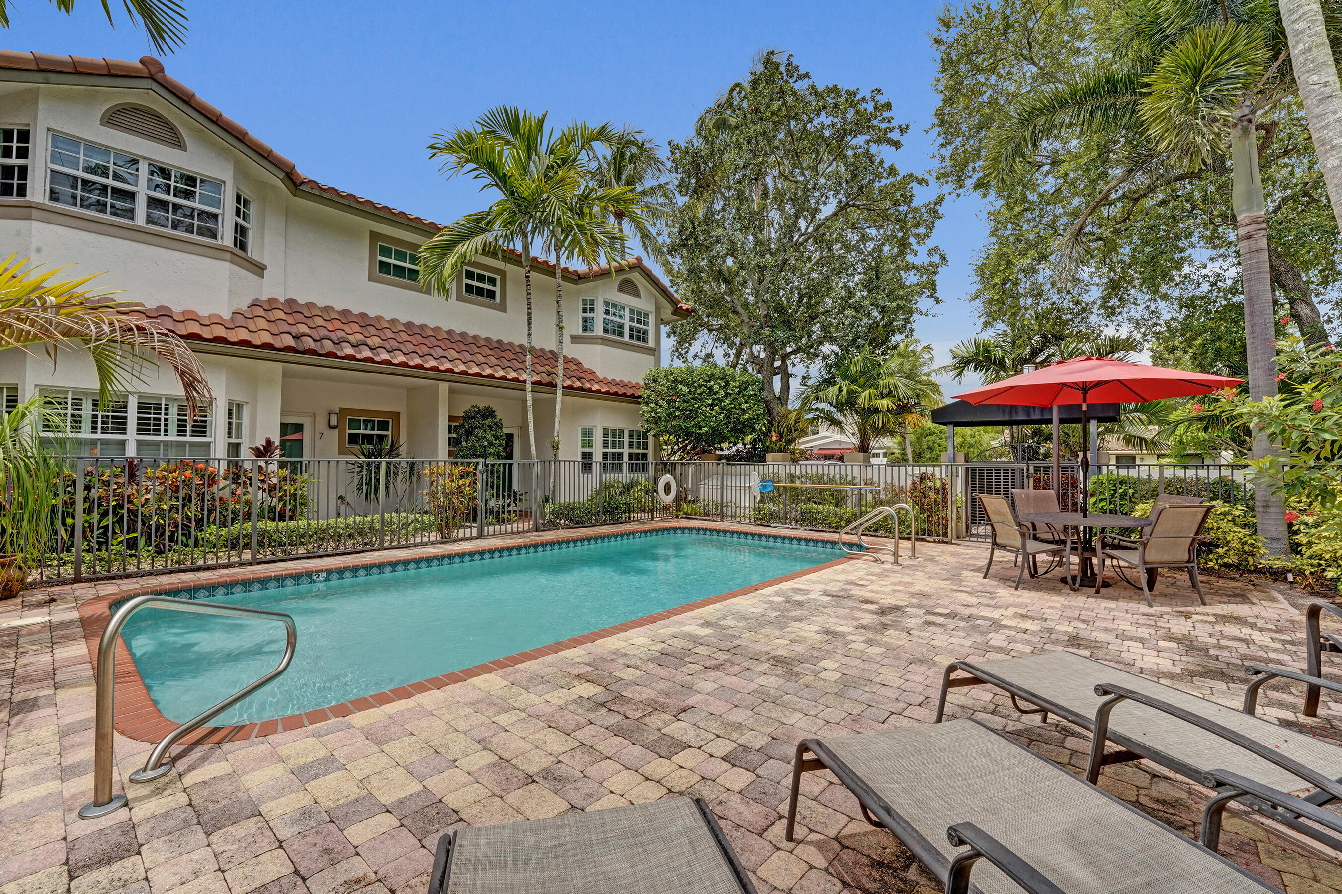 620 NE 9th #6, Fort Lauderdale FL 33304