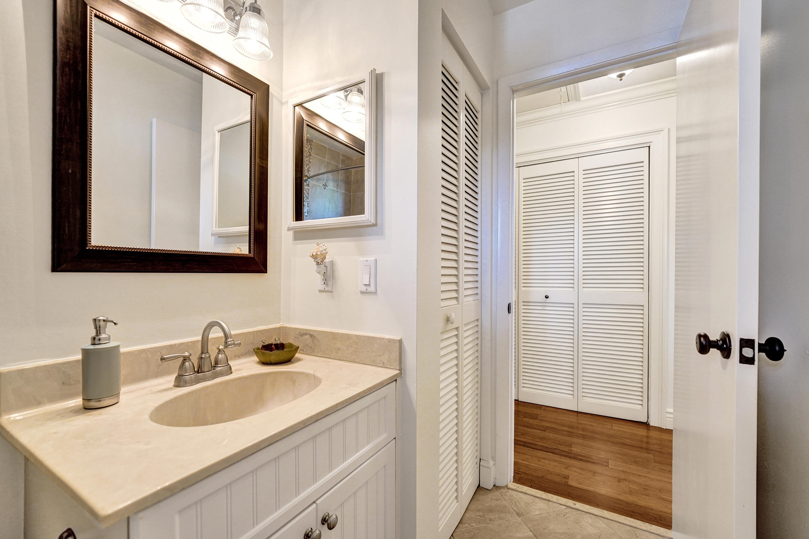 620 NE 9th #6, Fort Lauderdale FL 33304