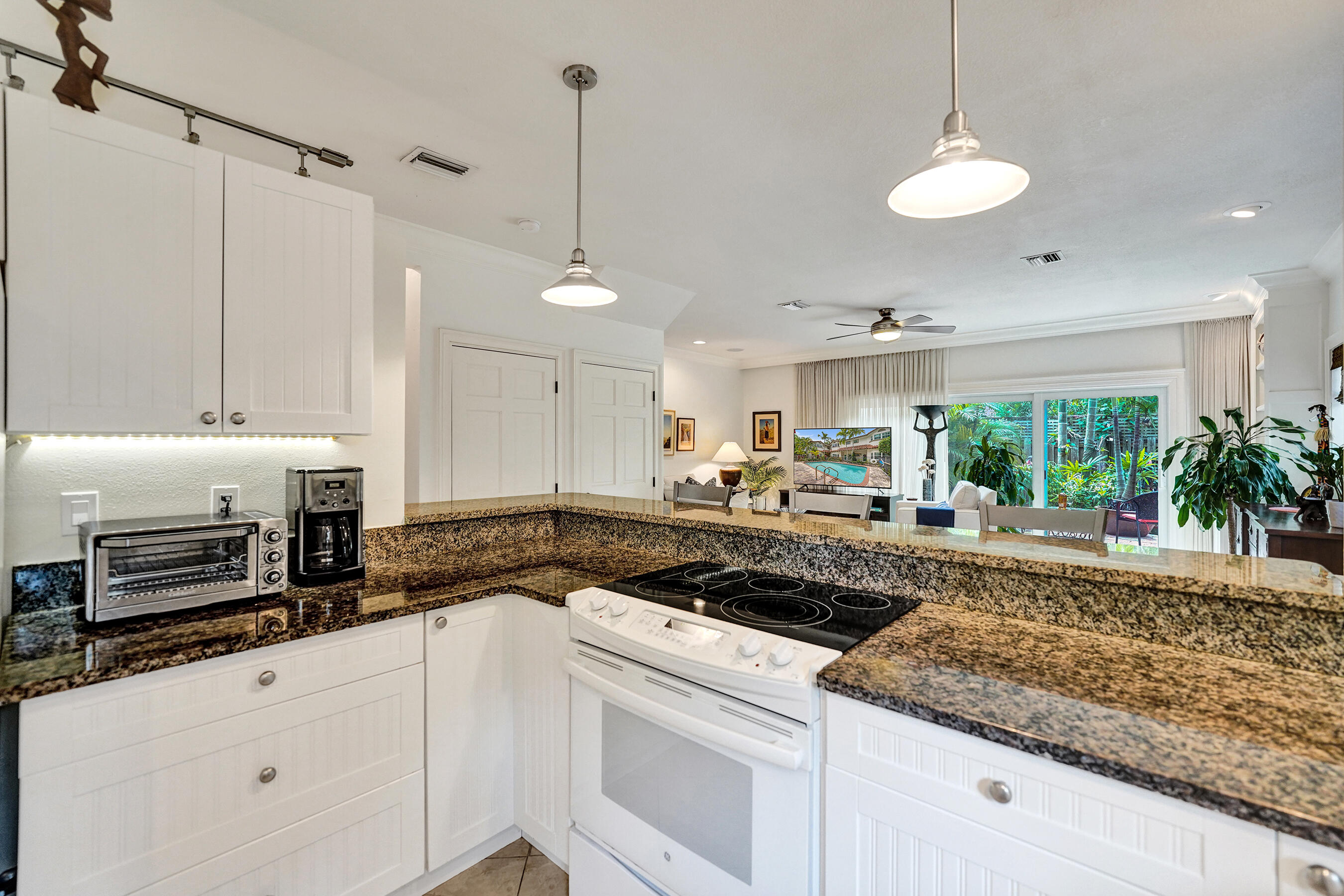 620 NE 9th #6, Fort Lauderdale FL 33304