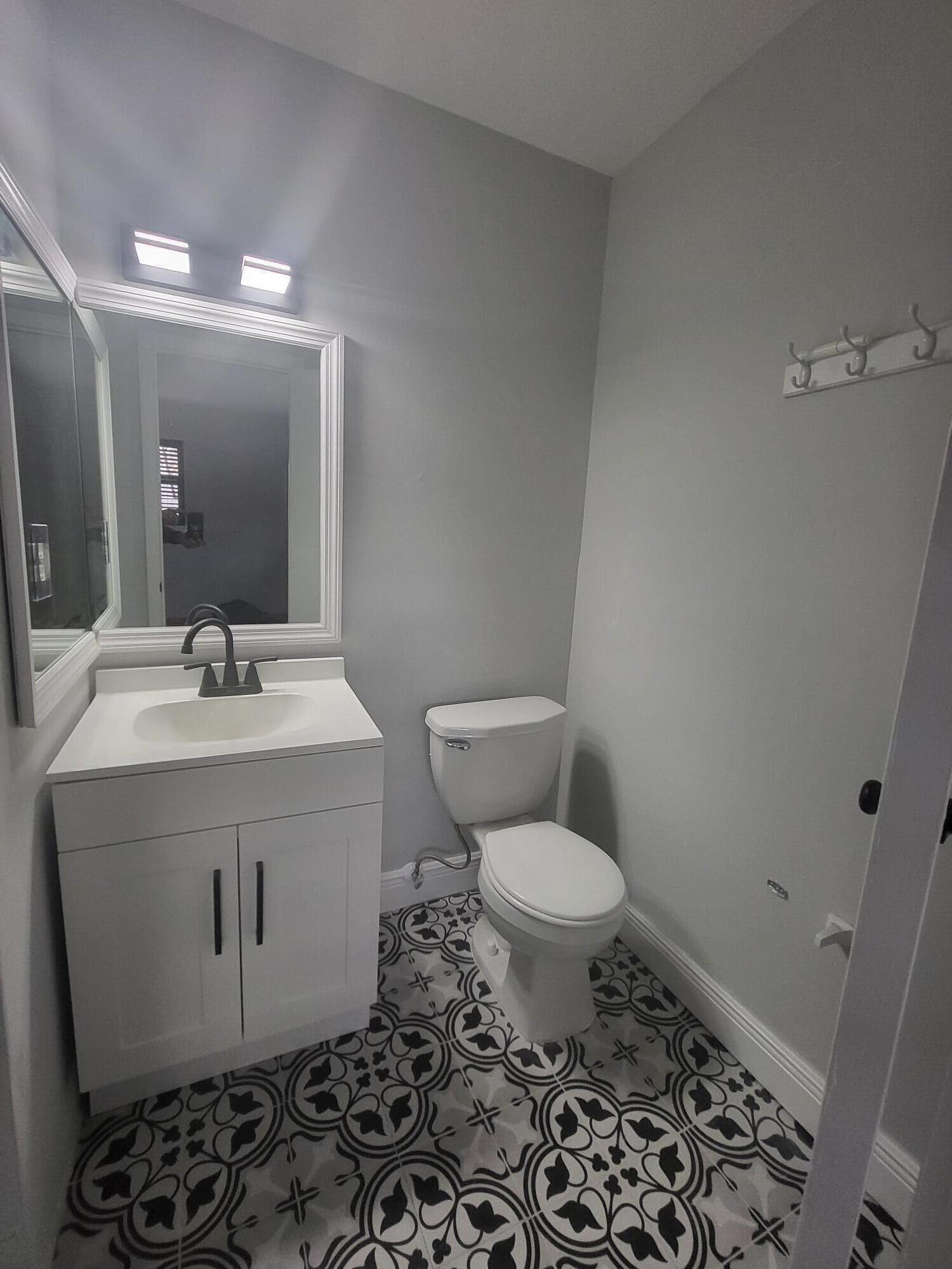 4135 NE 21st, Lighthouse Point FL 33064