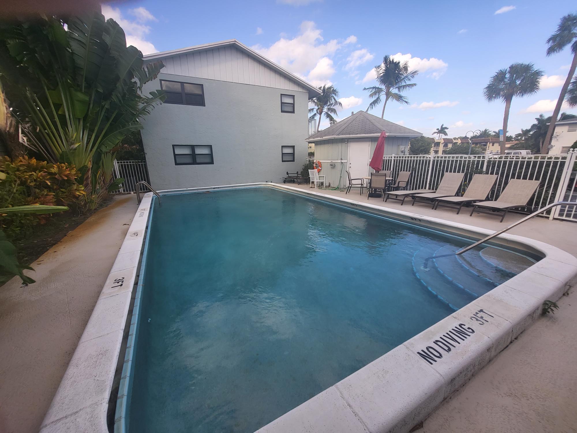 4135 NE 21st, Lighthouse Point FL 33064