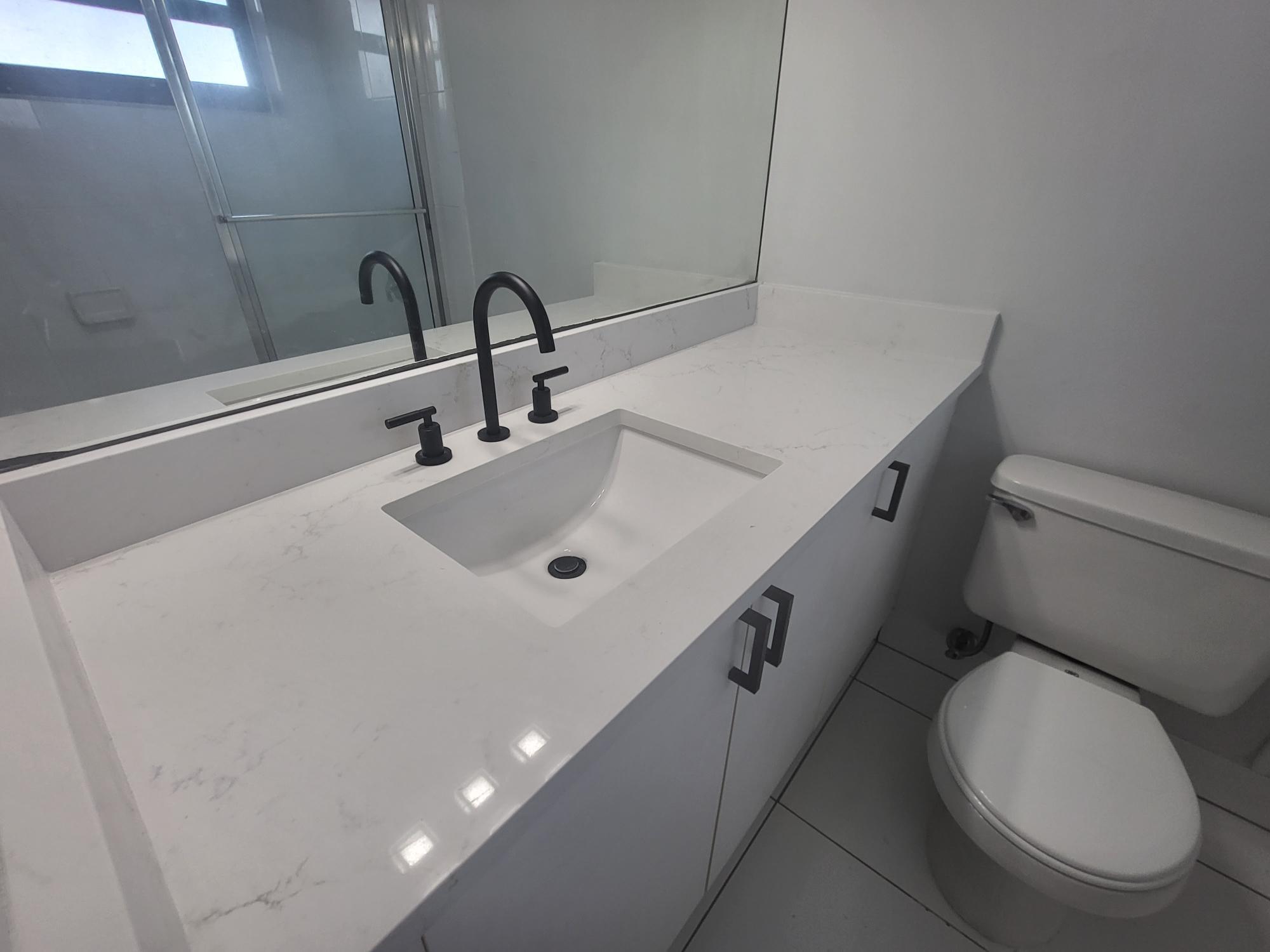 4135 NE 21st, Lighthouse Point FL 33064
