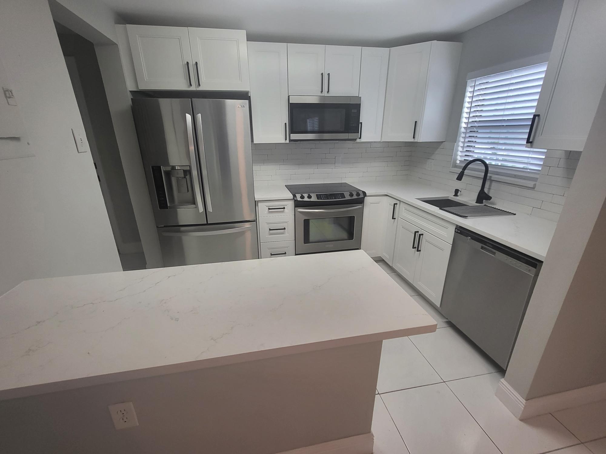 4135 NE 21st, Lighthouse Point FL 33064