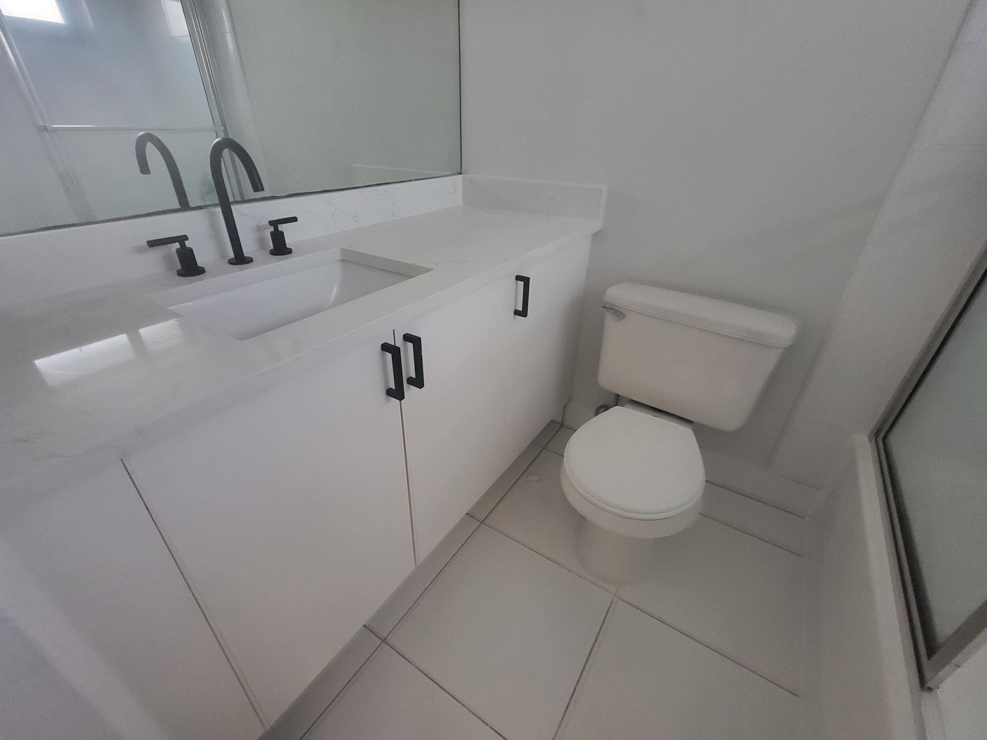 4135 NE 21st, Lighthouse Point FL 33064