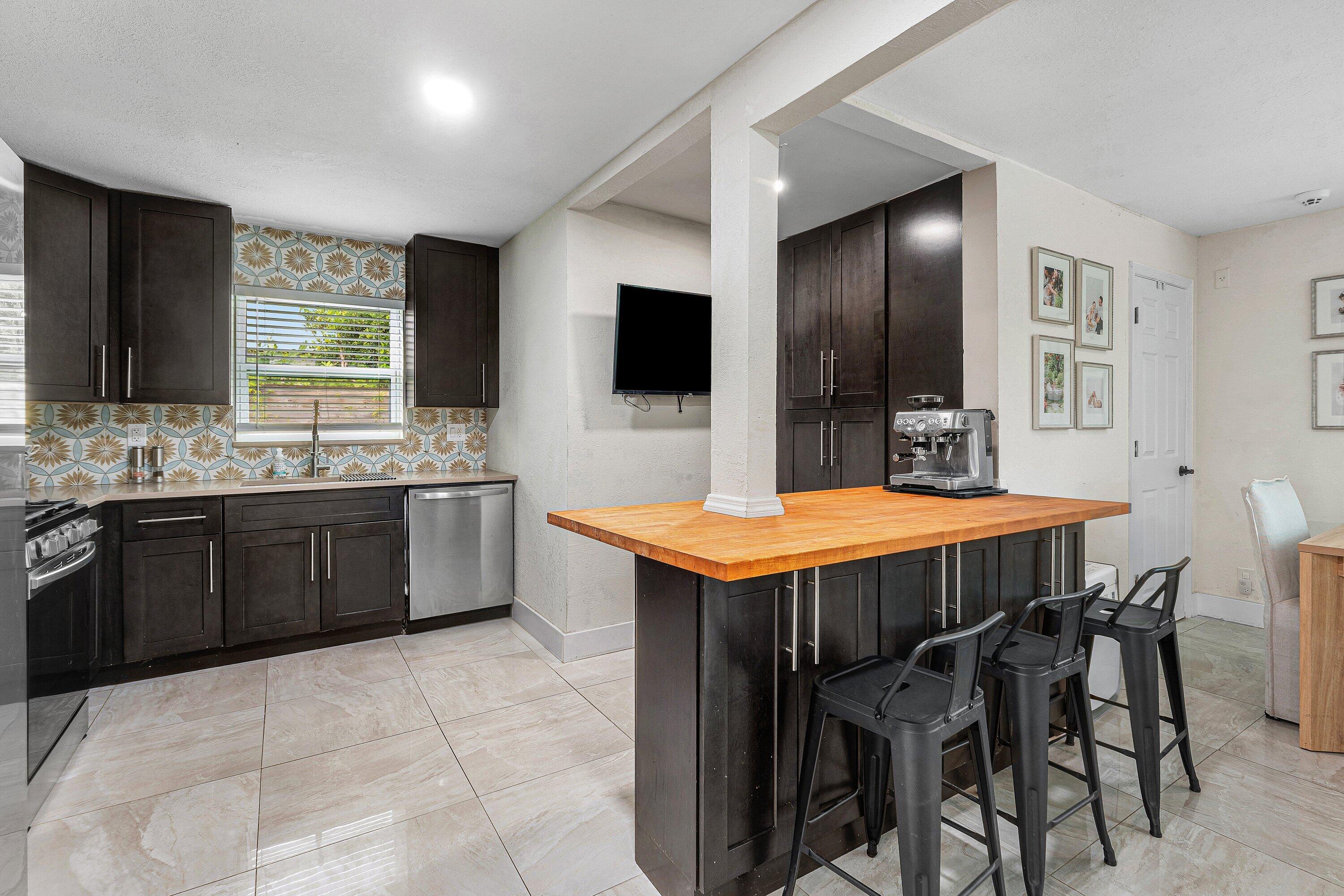 711 Laurel, Lake Park FL 33403