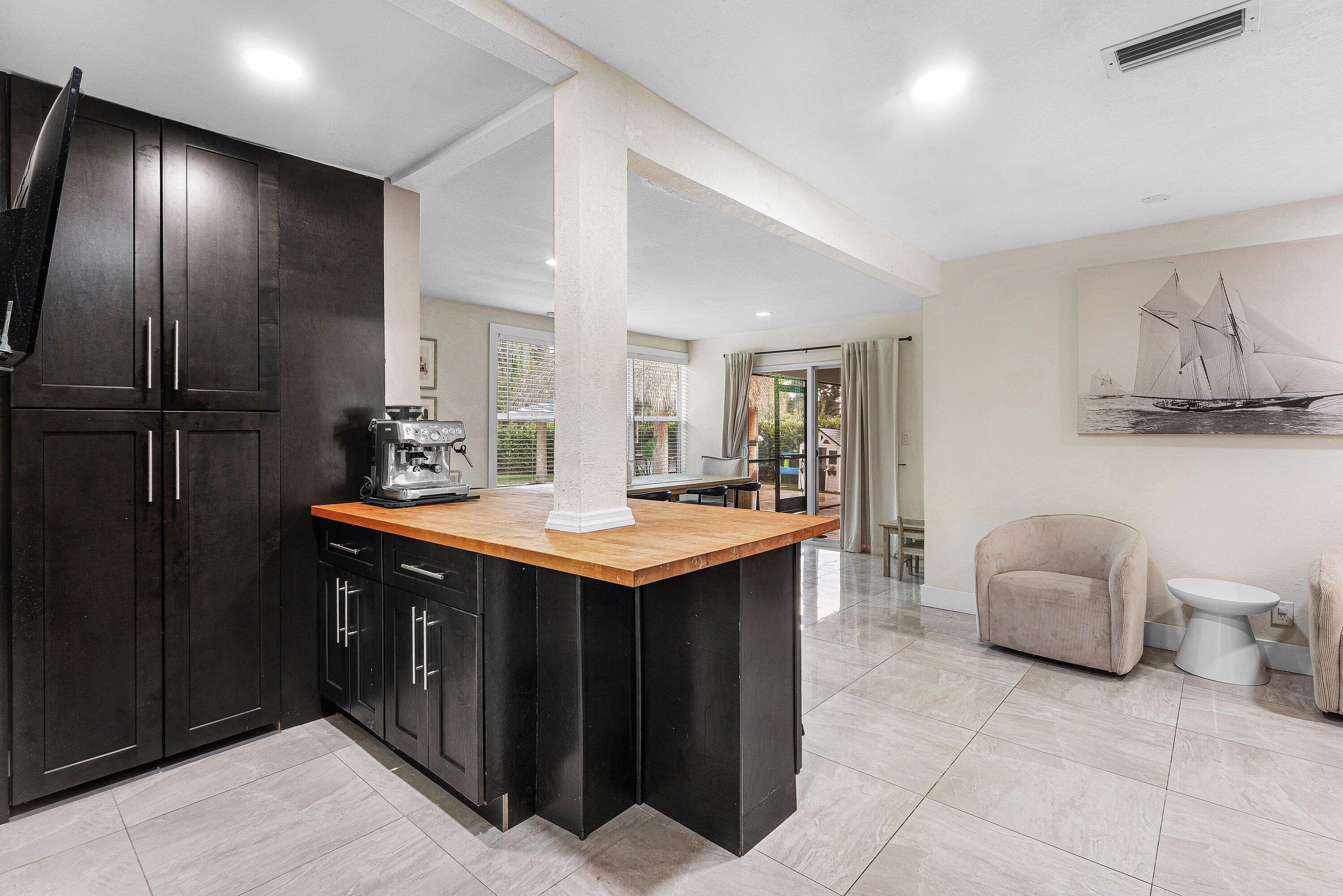 711 Laurel, Lake Park FL 33403