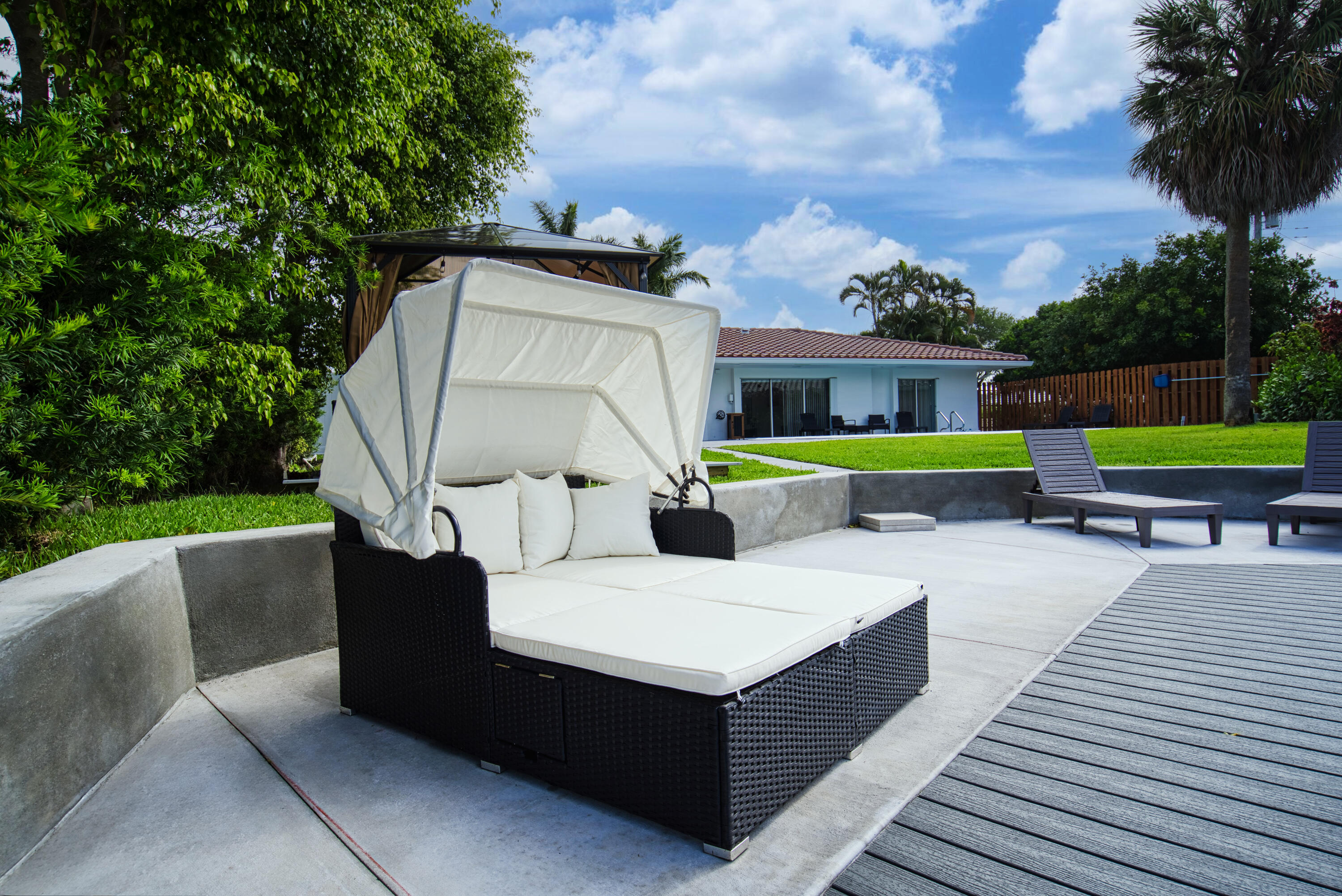 1250 SE 10th, Deerfield Beach FL 33441