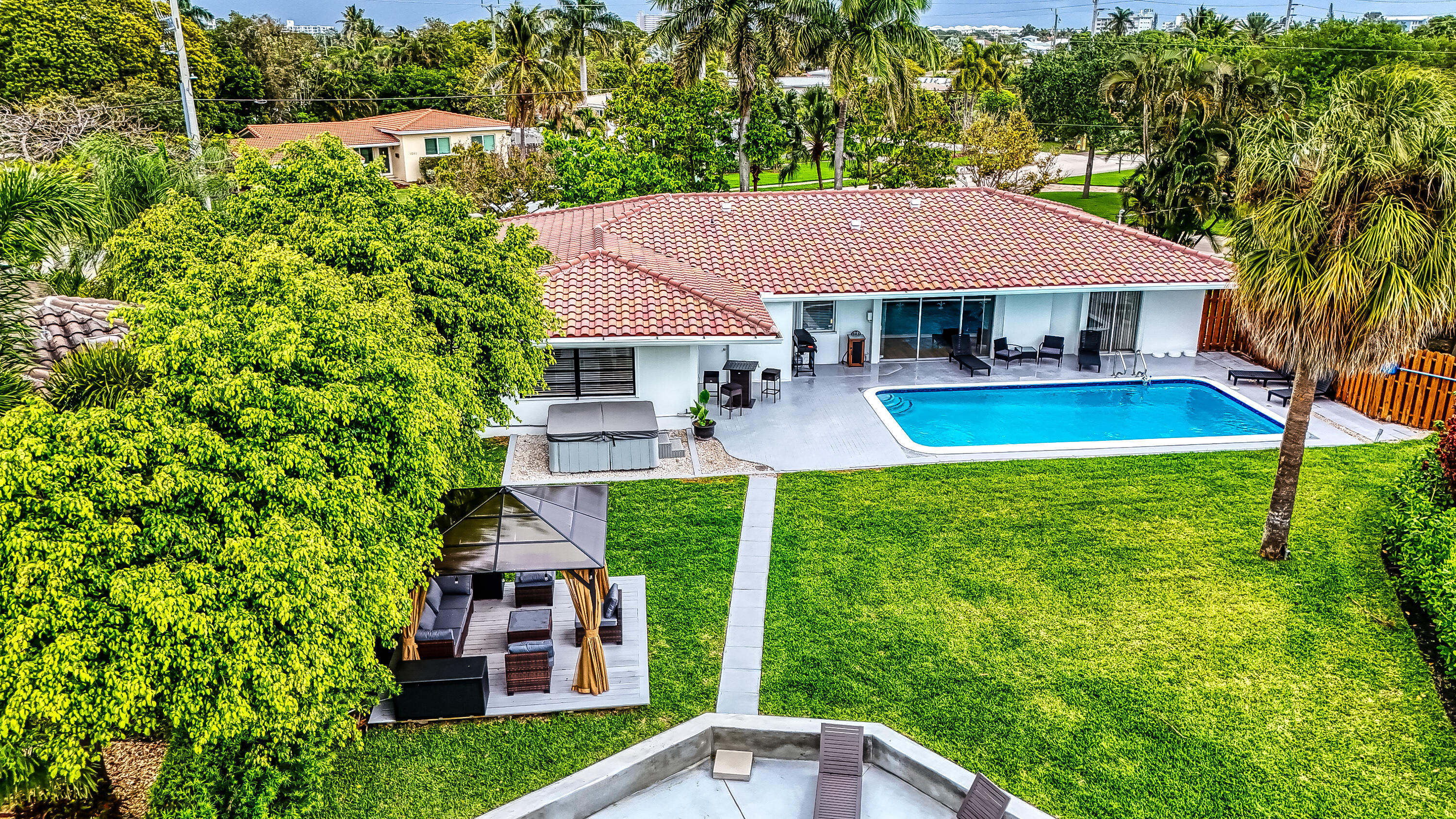 1250 SE 10th, Deerfield Beach FL 33441