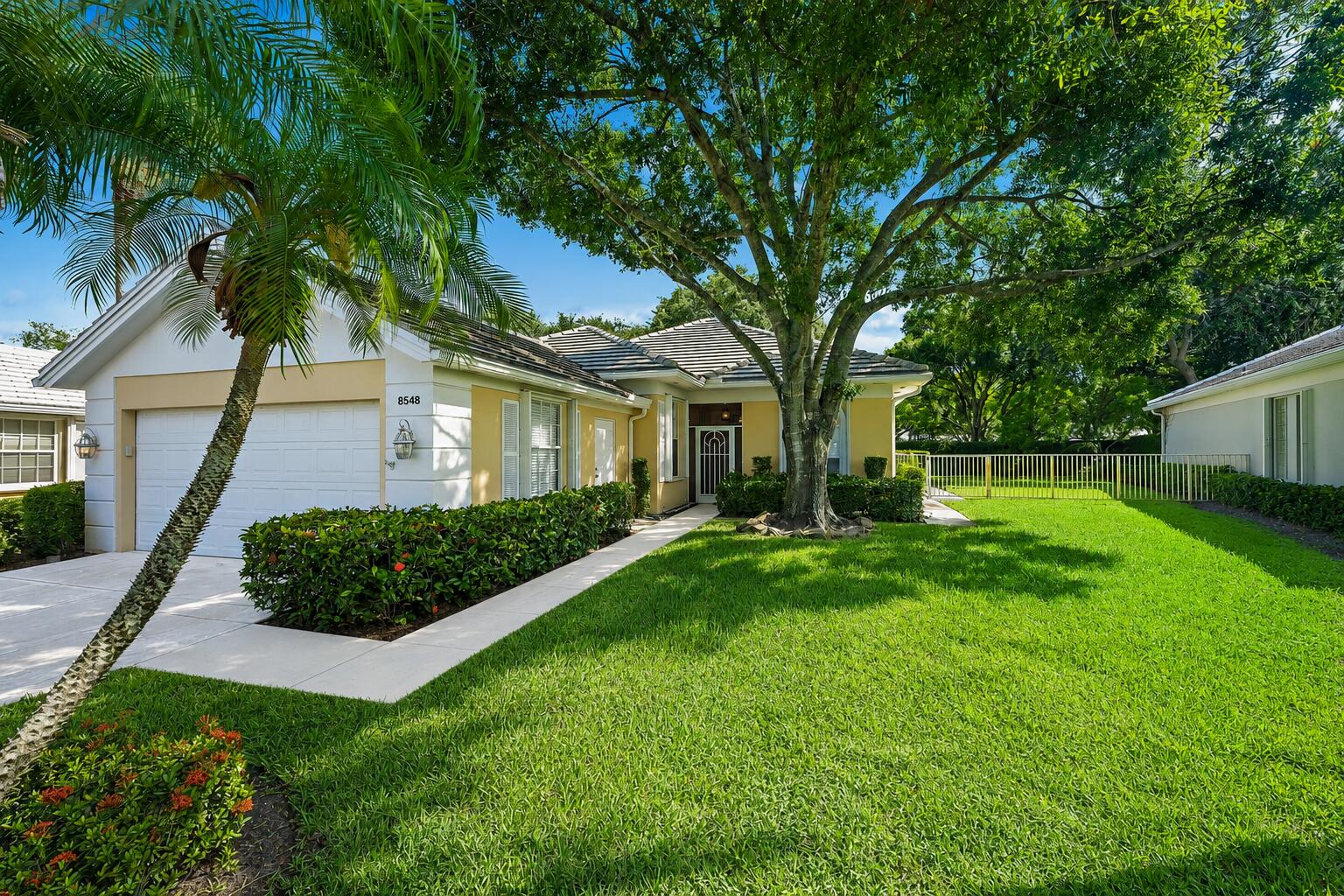 8548 Beaconhill, Palm Beach Gardens FL 33410