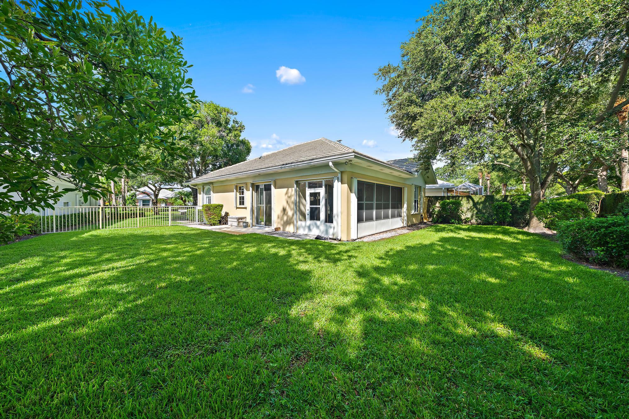 8548 Beaconhill, Palm Beach Gardens FL 33410