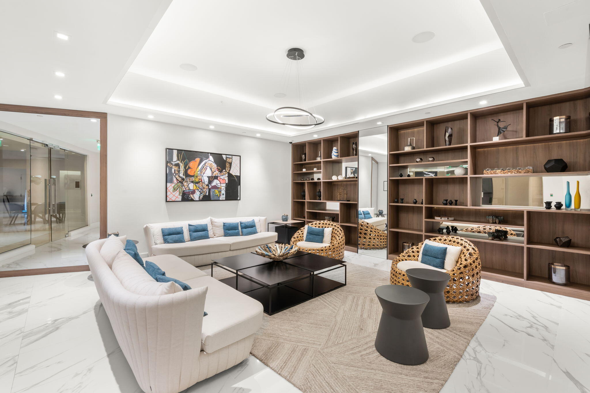1000 E Island #305, Aventura FL 33160