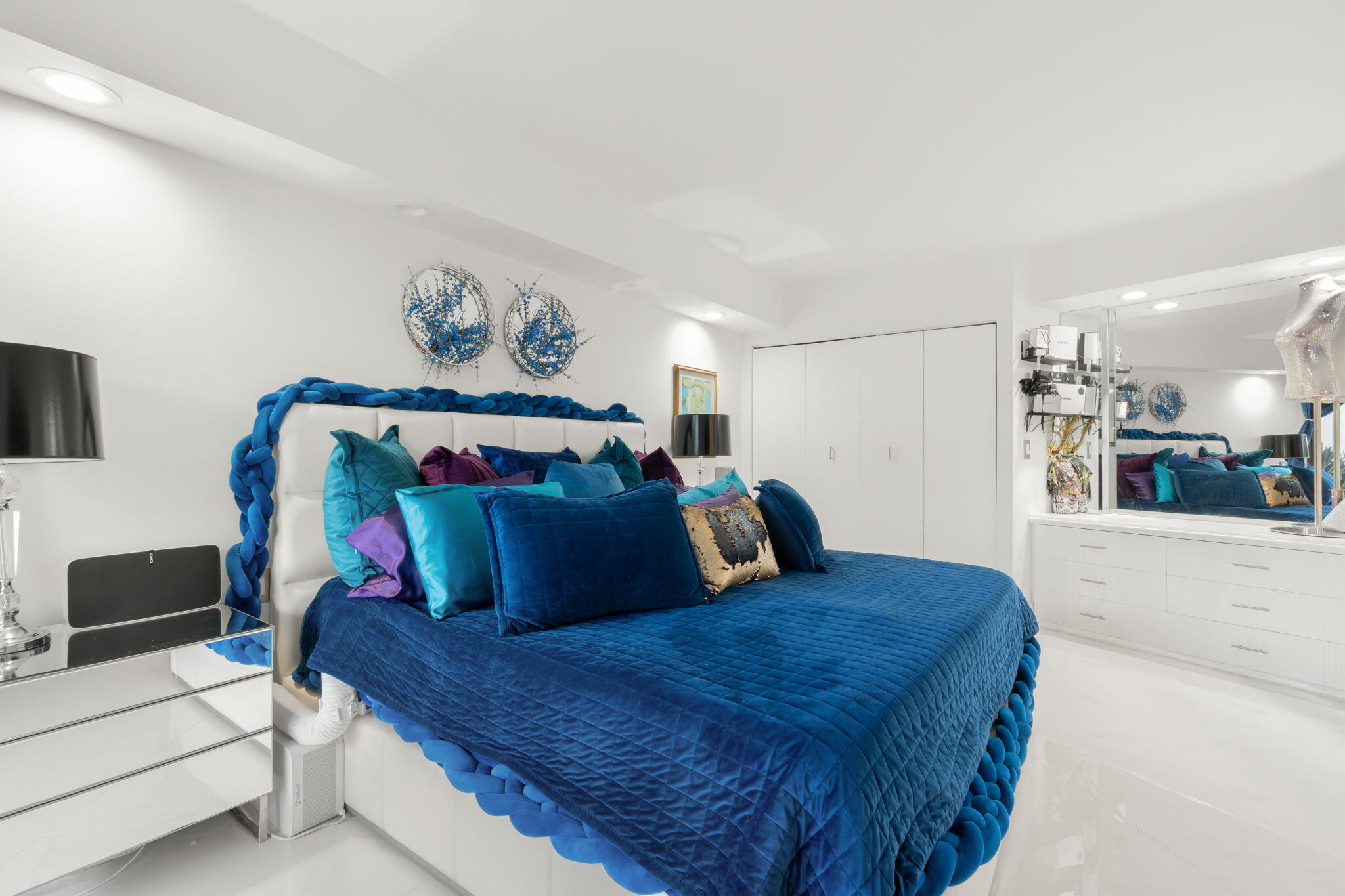1000 E Island #305, Aventura FL 33160