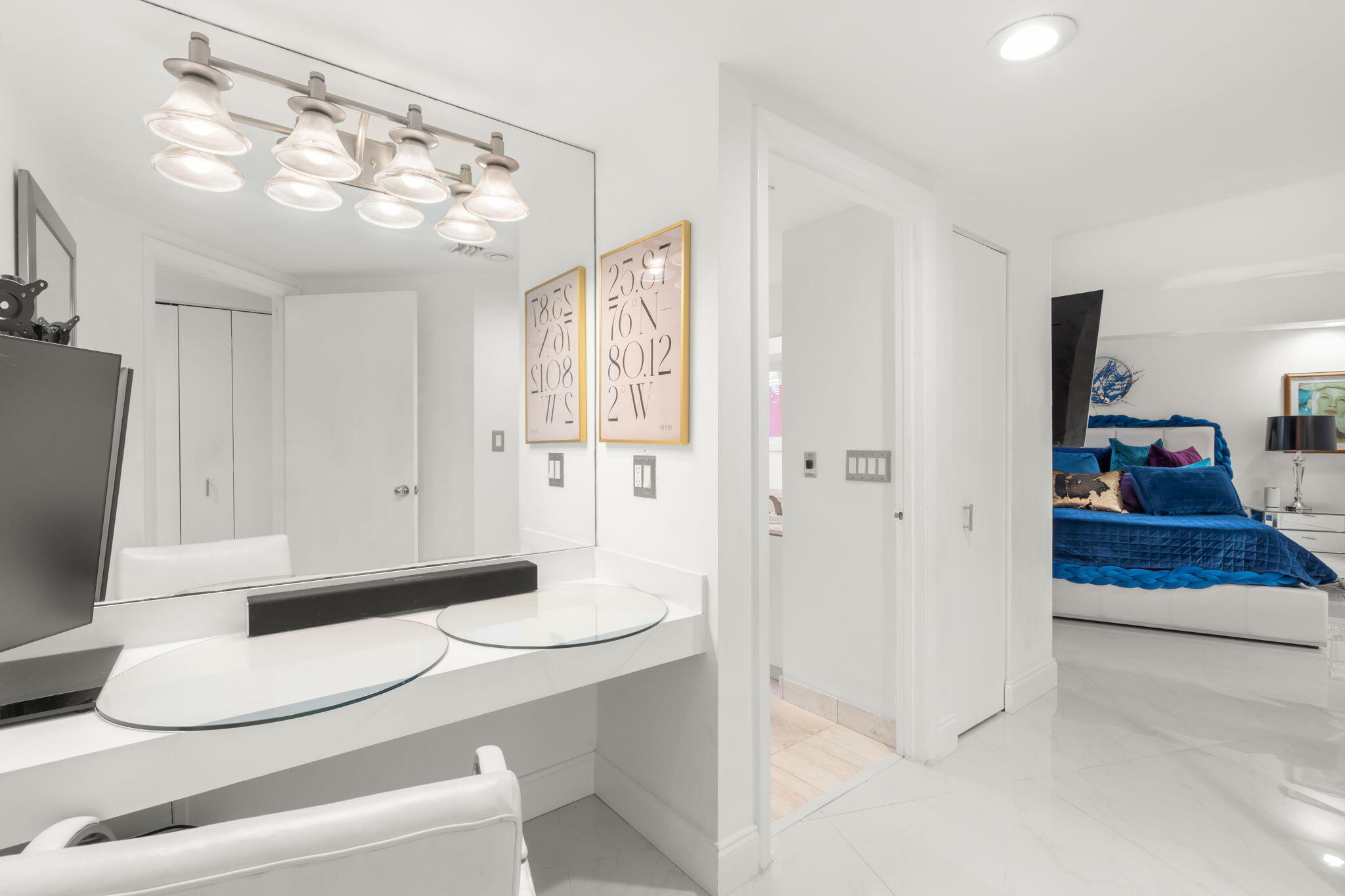 1000 E Island #305, Aventura FL 33160