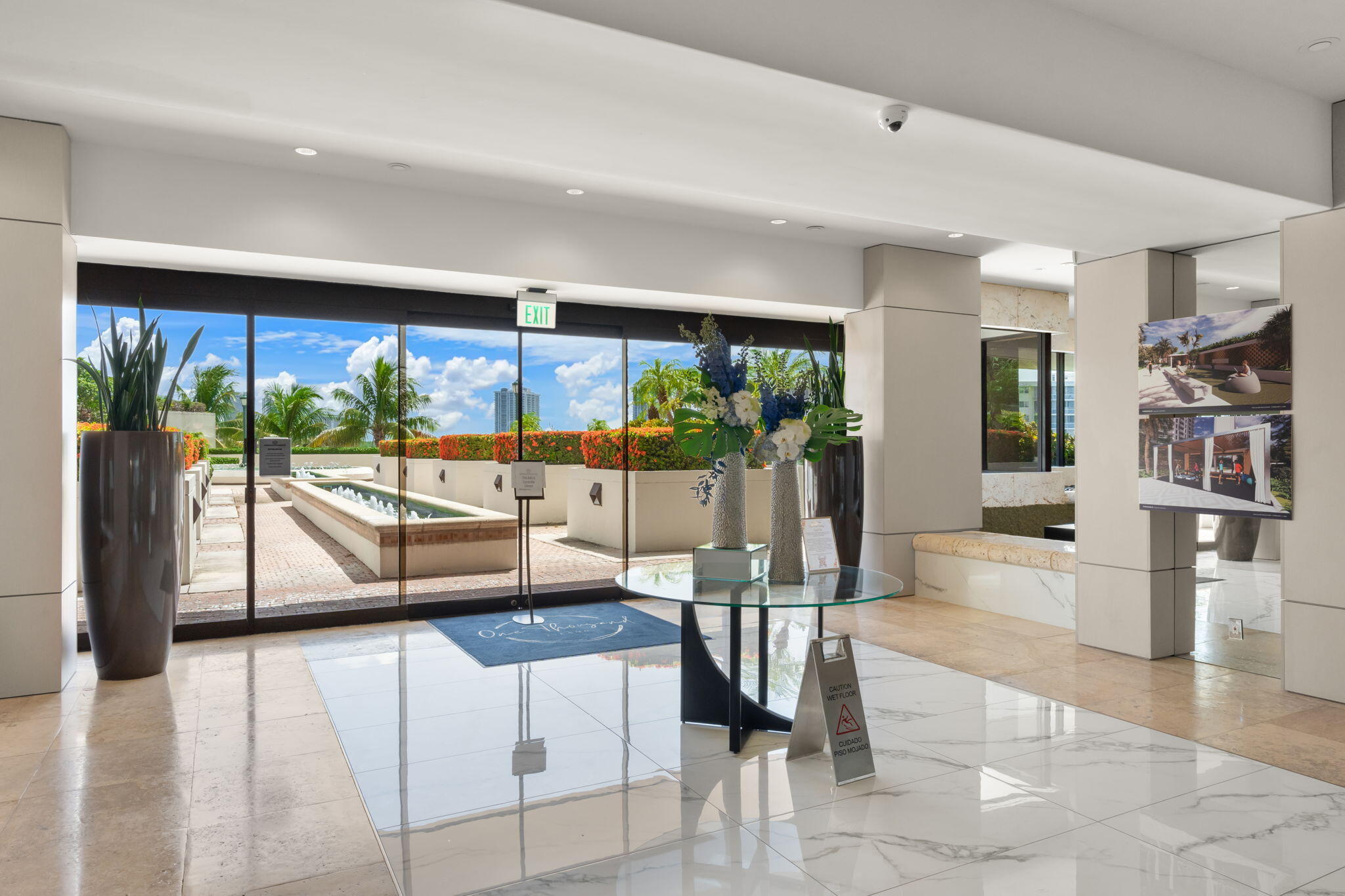 1000 E Island #305, Aventura FL 33160