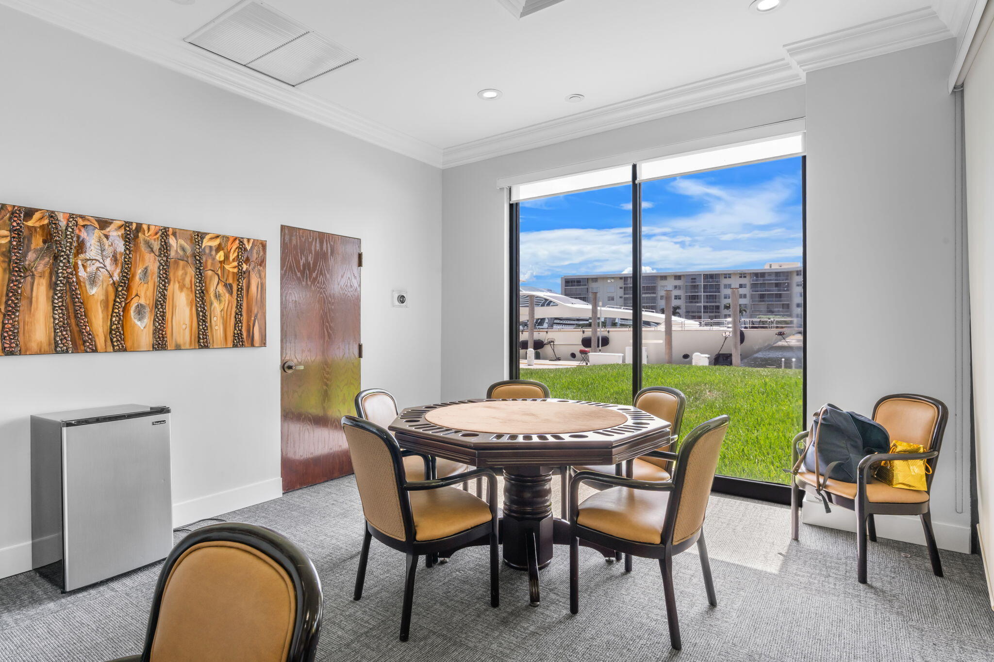 1000 E Island #305, Aventura FL 33160