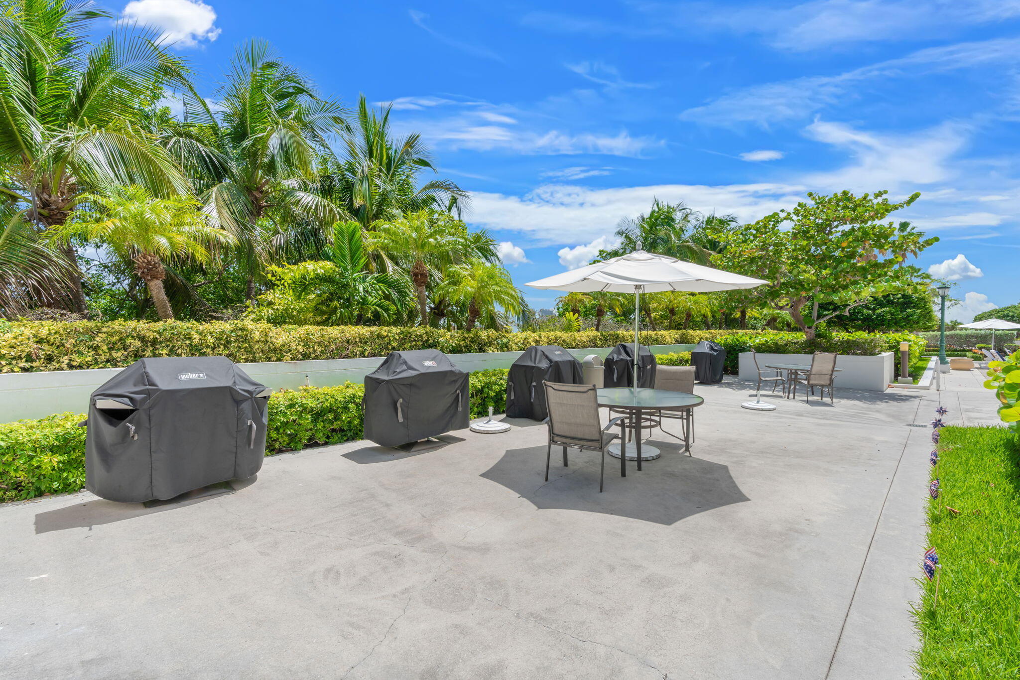 1000 E Island #305, Aventura FL 33160