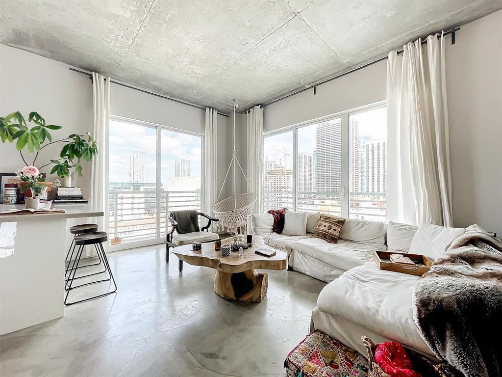 234 NE 3rd #1901, Miami FL 33132