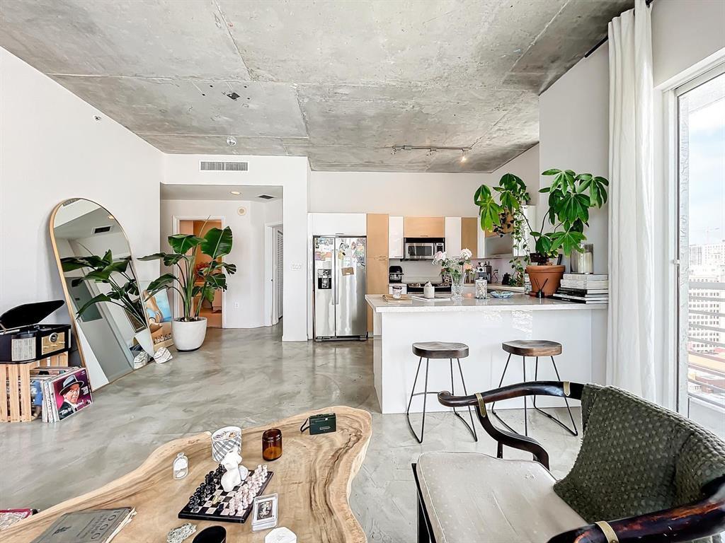 234 NE 3rd #1901, Miami FL 33132