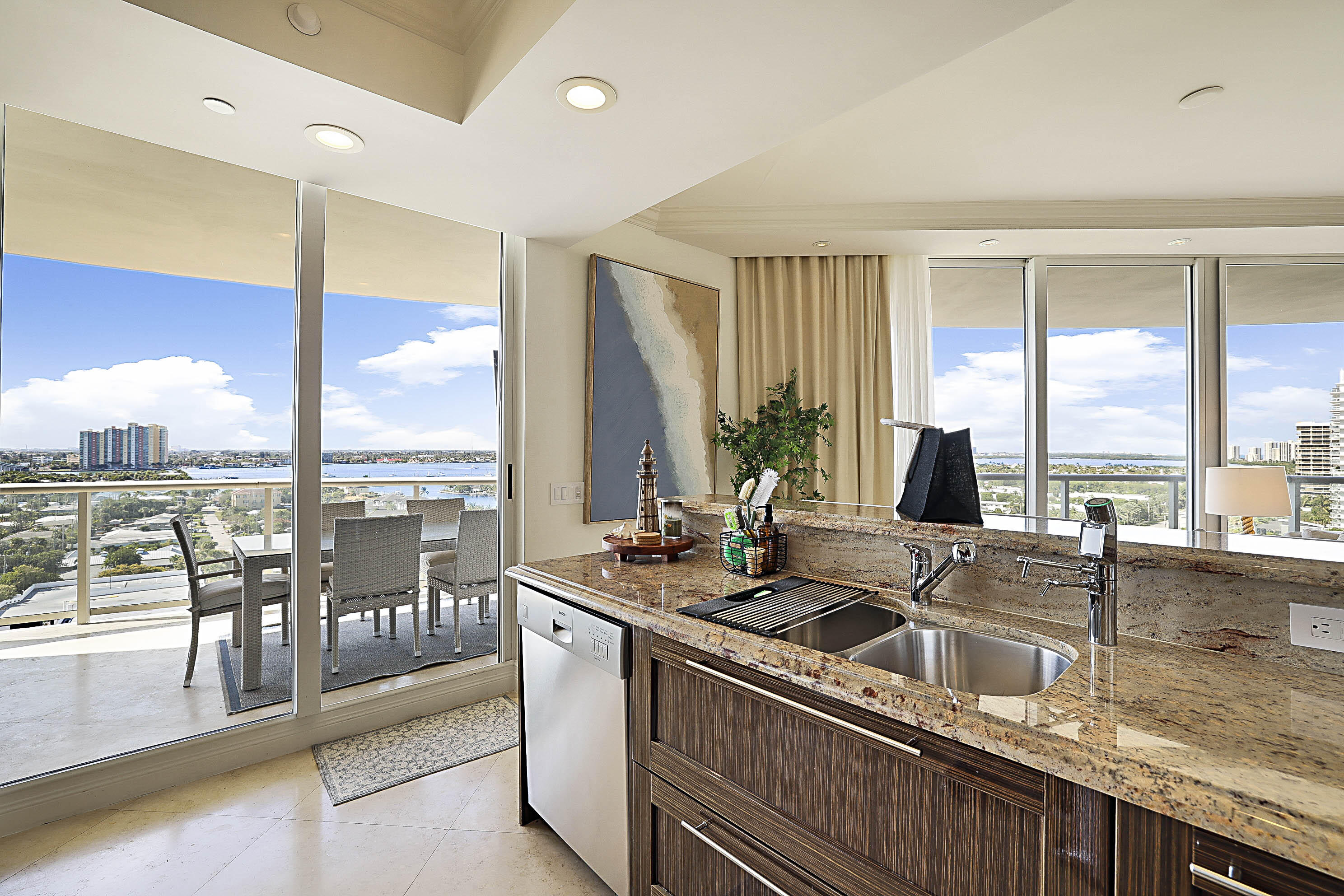 2700 N Ocean #1006b, Riviera Beach FL 33404