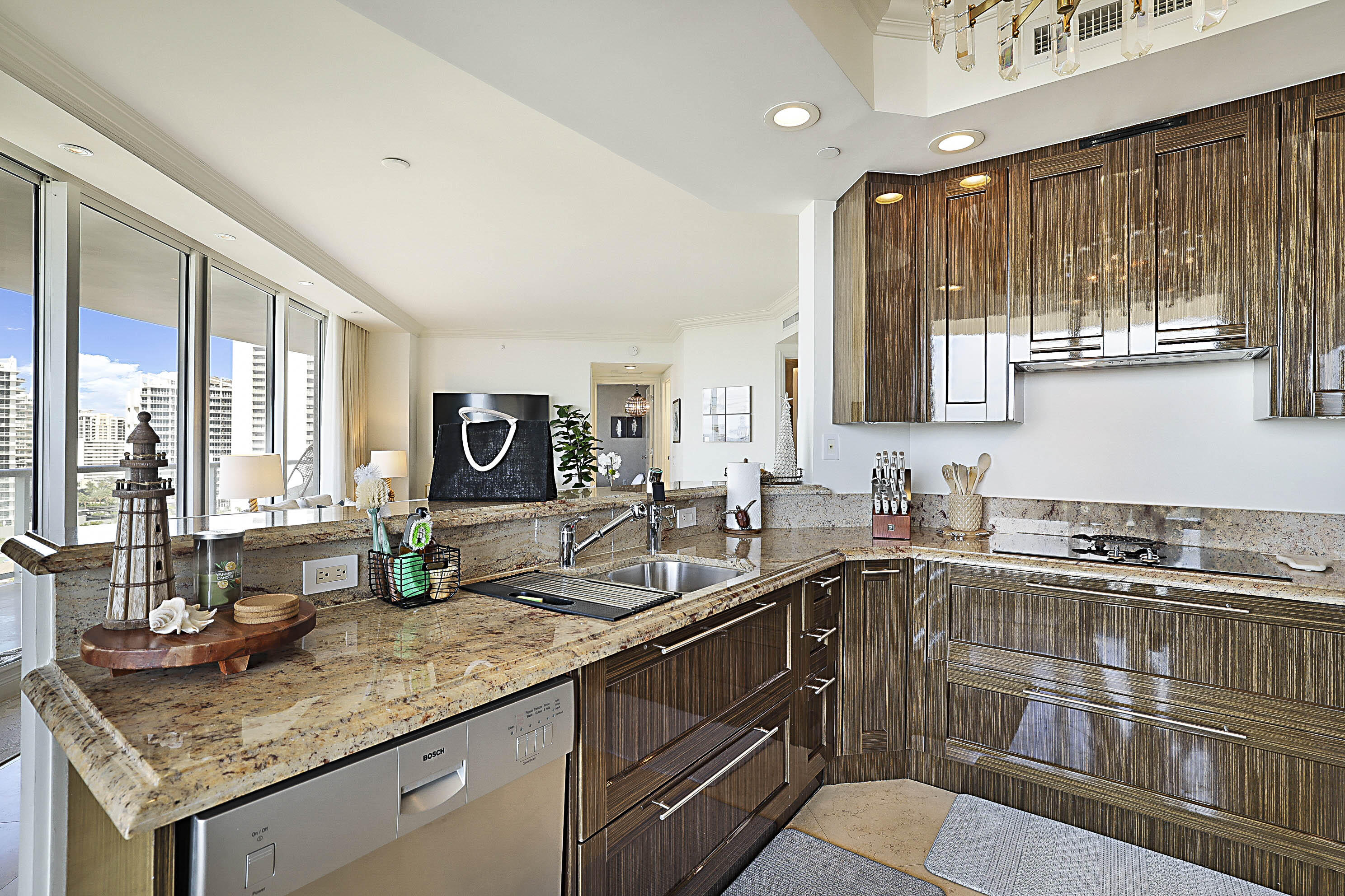 2700 N Ocean #1006b, Riviera Beach FL 33404