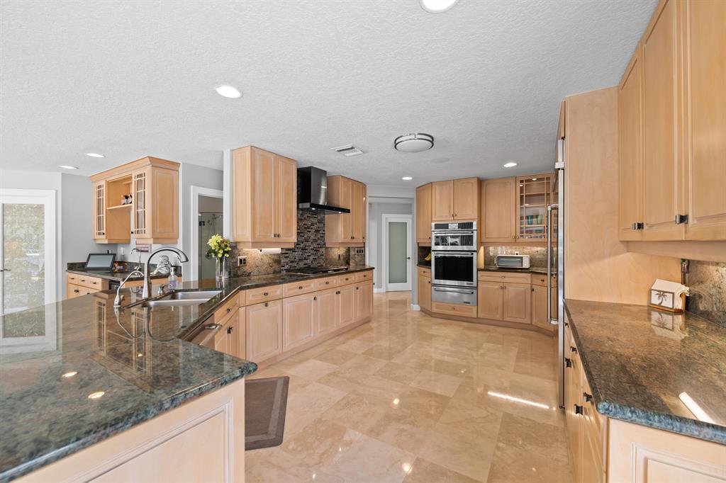 2600 NE 33rd, Lighthouse Point FL 33064