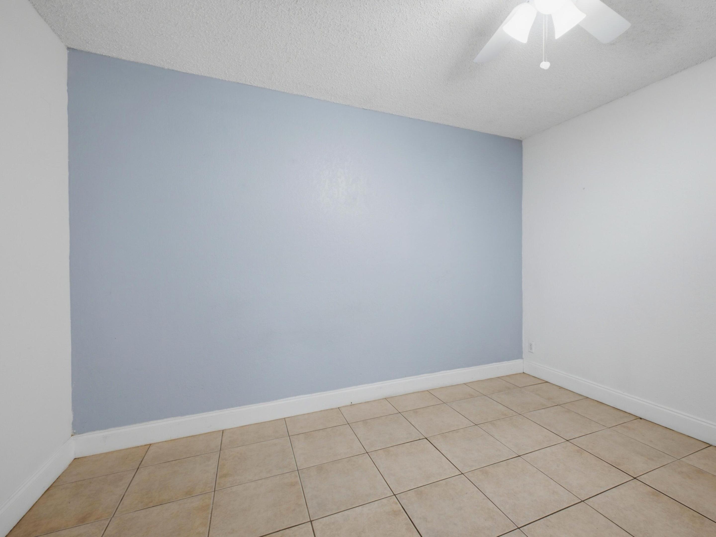 105 Woodland, Palm Springs FL 33461