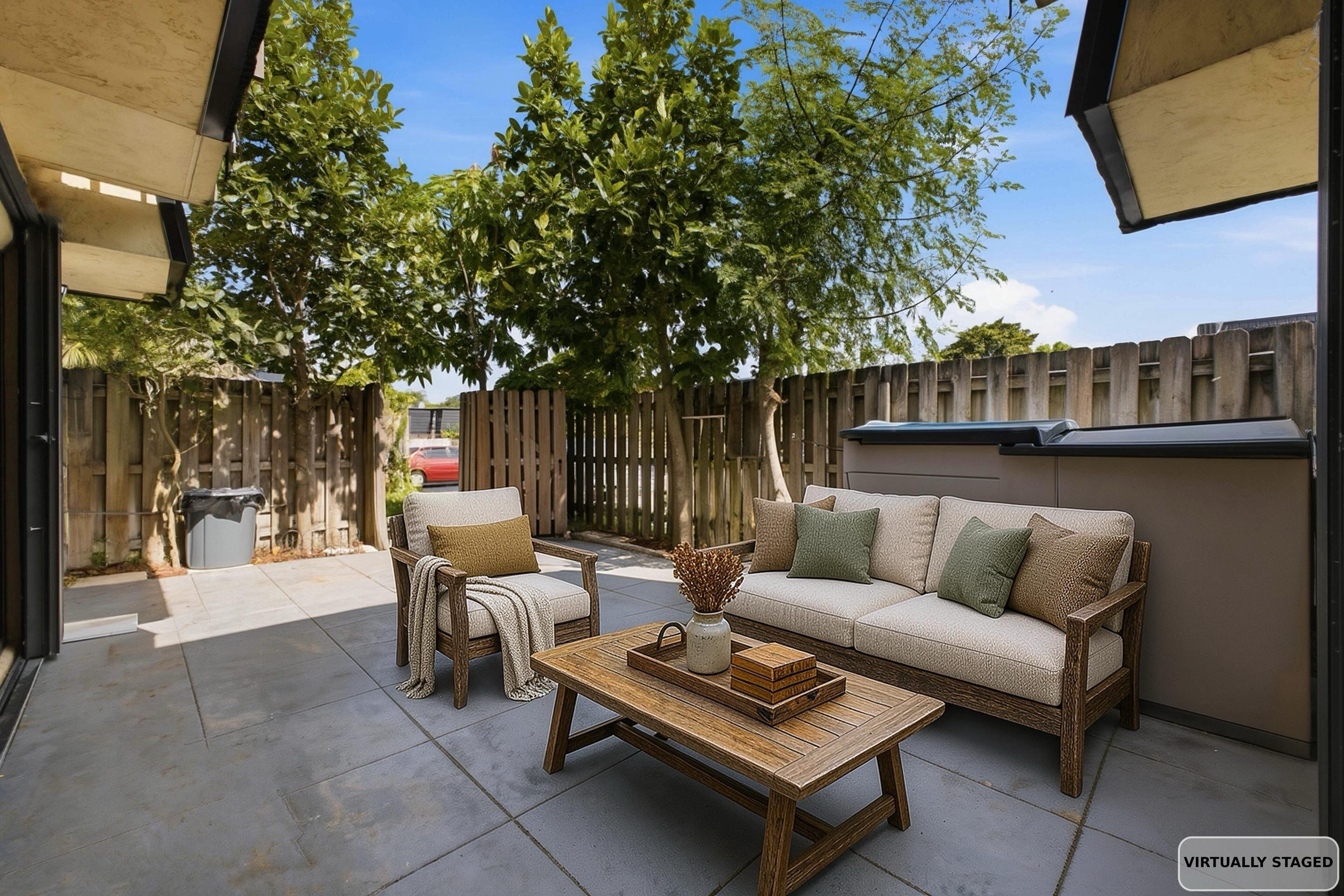 105 Woodland, Palm Springs FL 33461