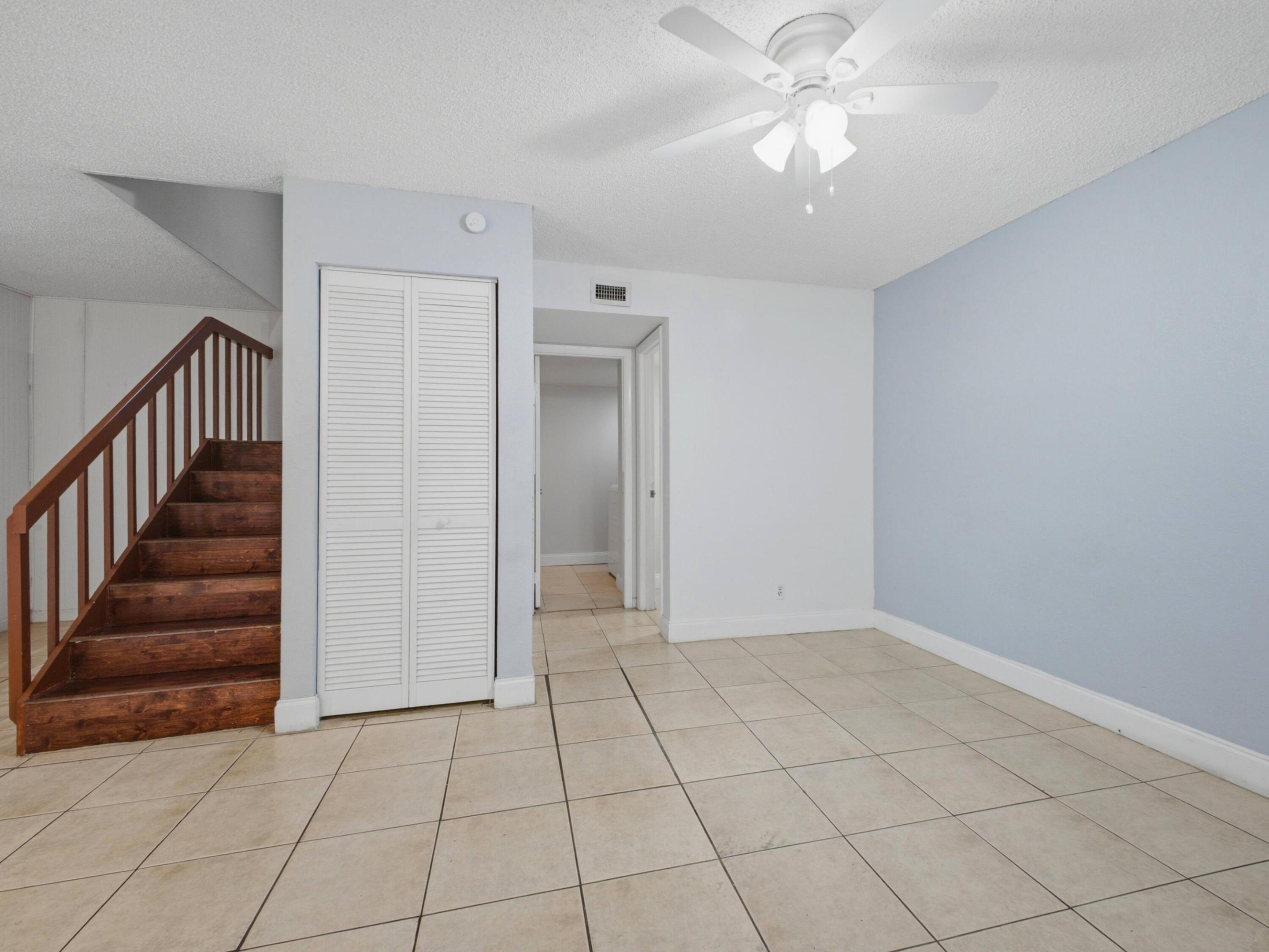 105 Woodland, Palm Springs FL 33461