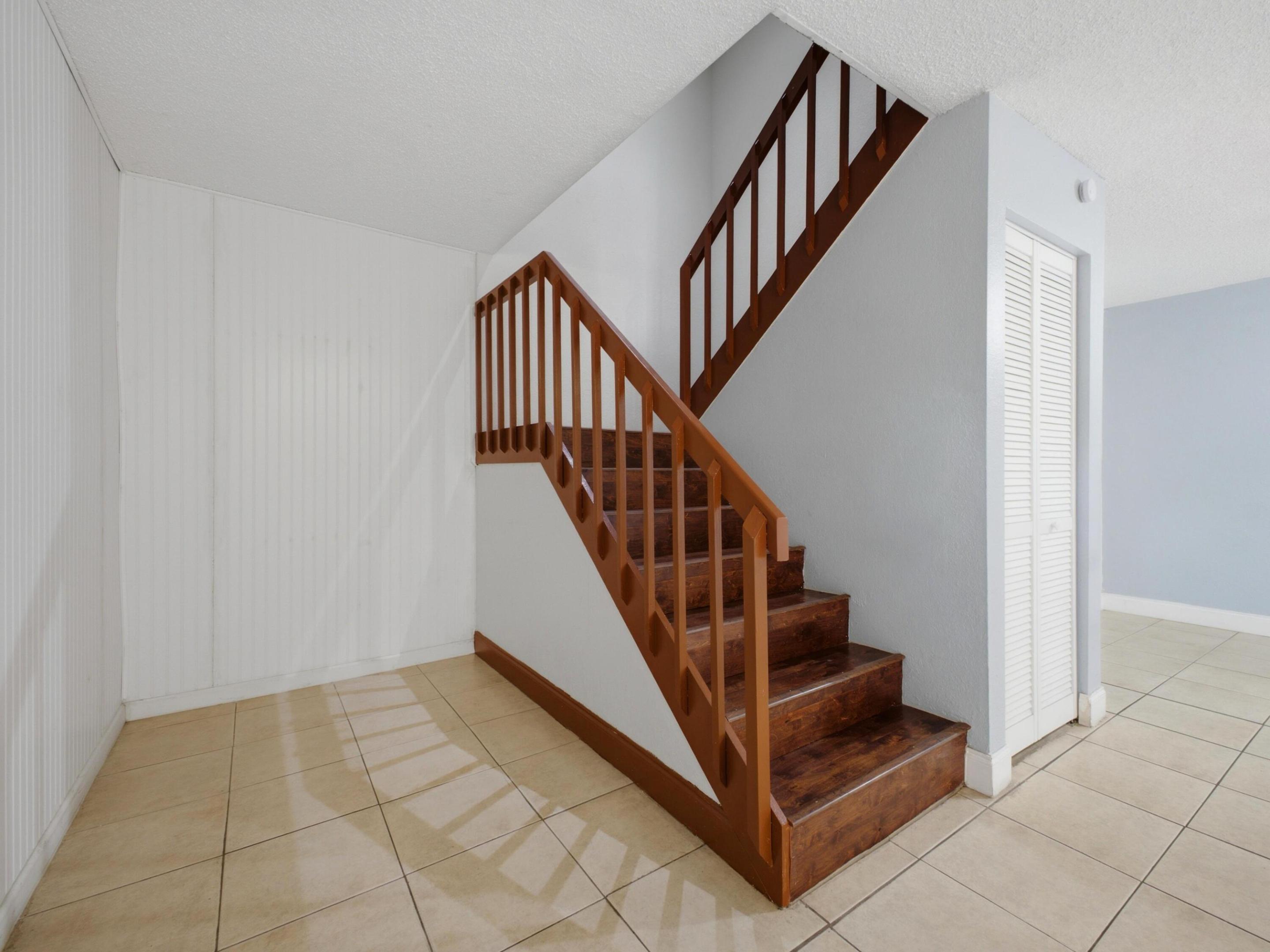 105 Woodland, Palm Springs FL 33461