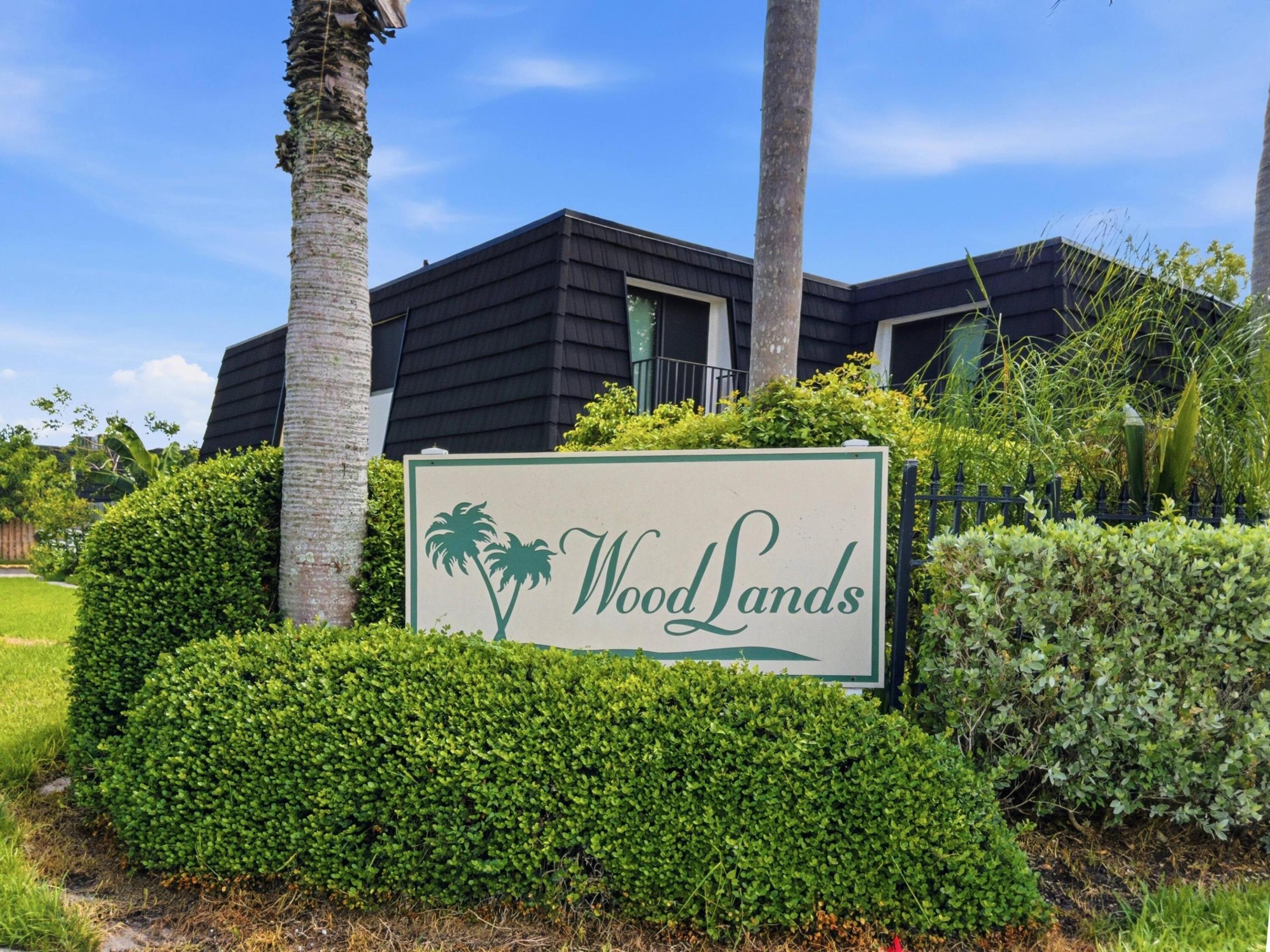 105 Woodland, Palm Springs FL 33461