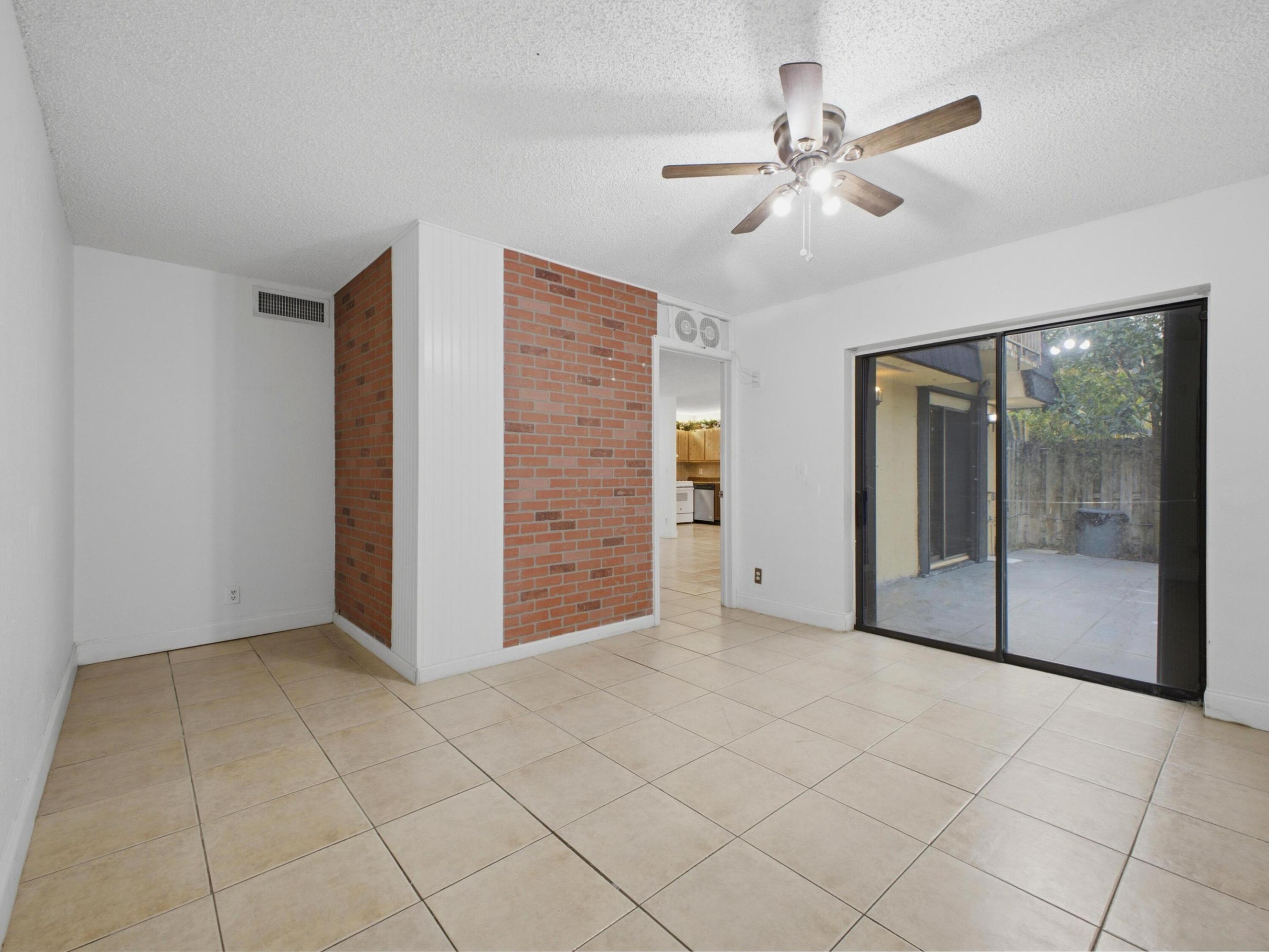 105 Woodland, Palm Springs FL 33461