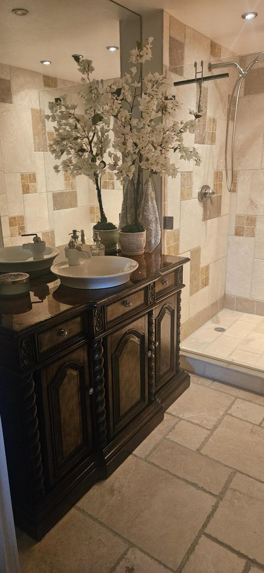 2805 Veronia #107, Palm Beach Gardens FL 33410