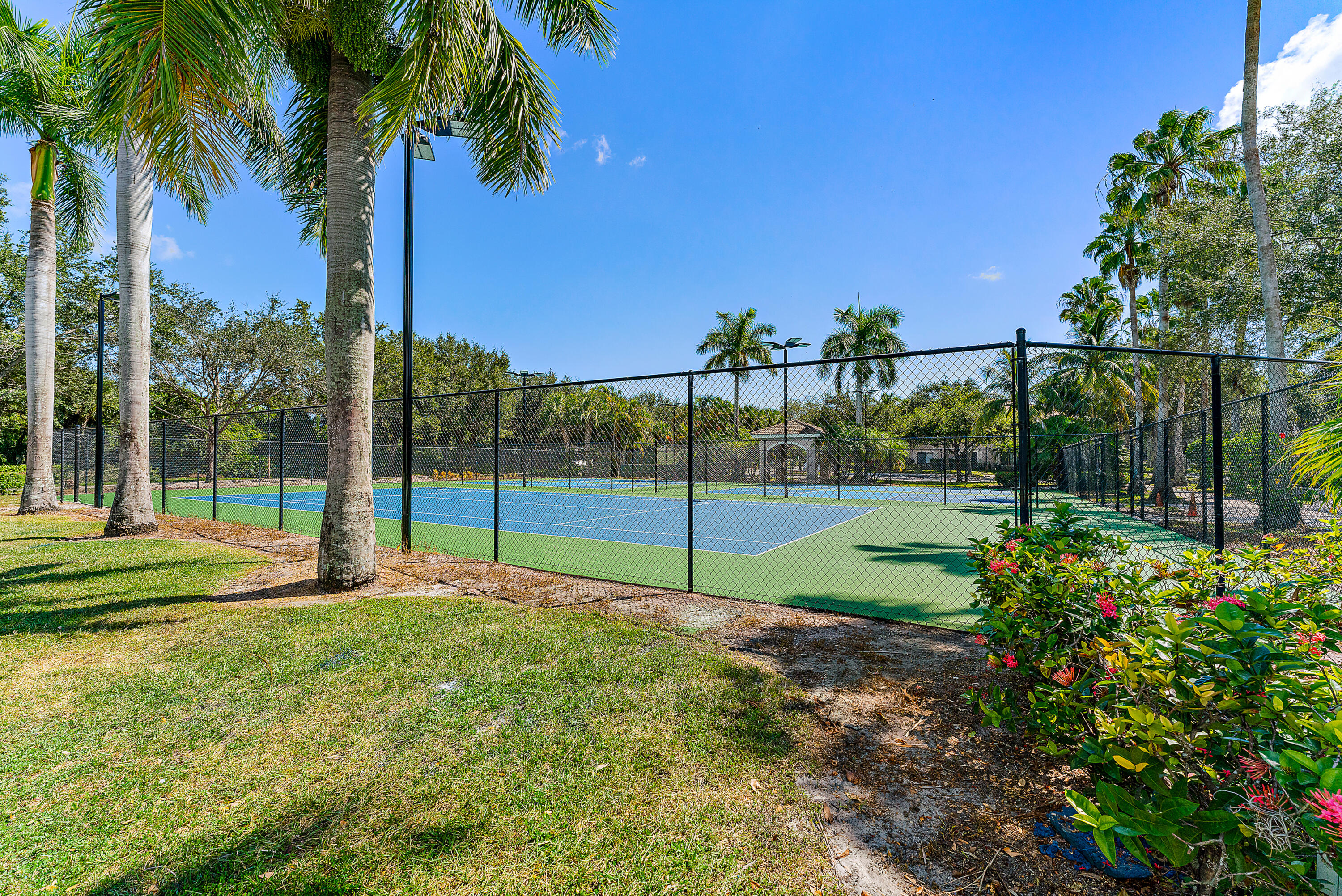 2805 Veronia #107, Palm Beach Gardens FL 33410