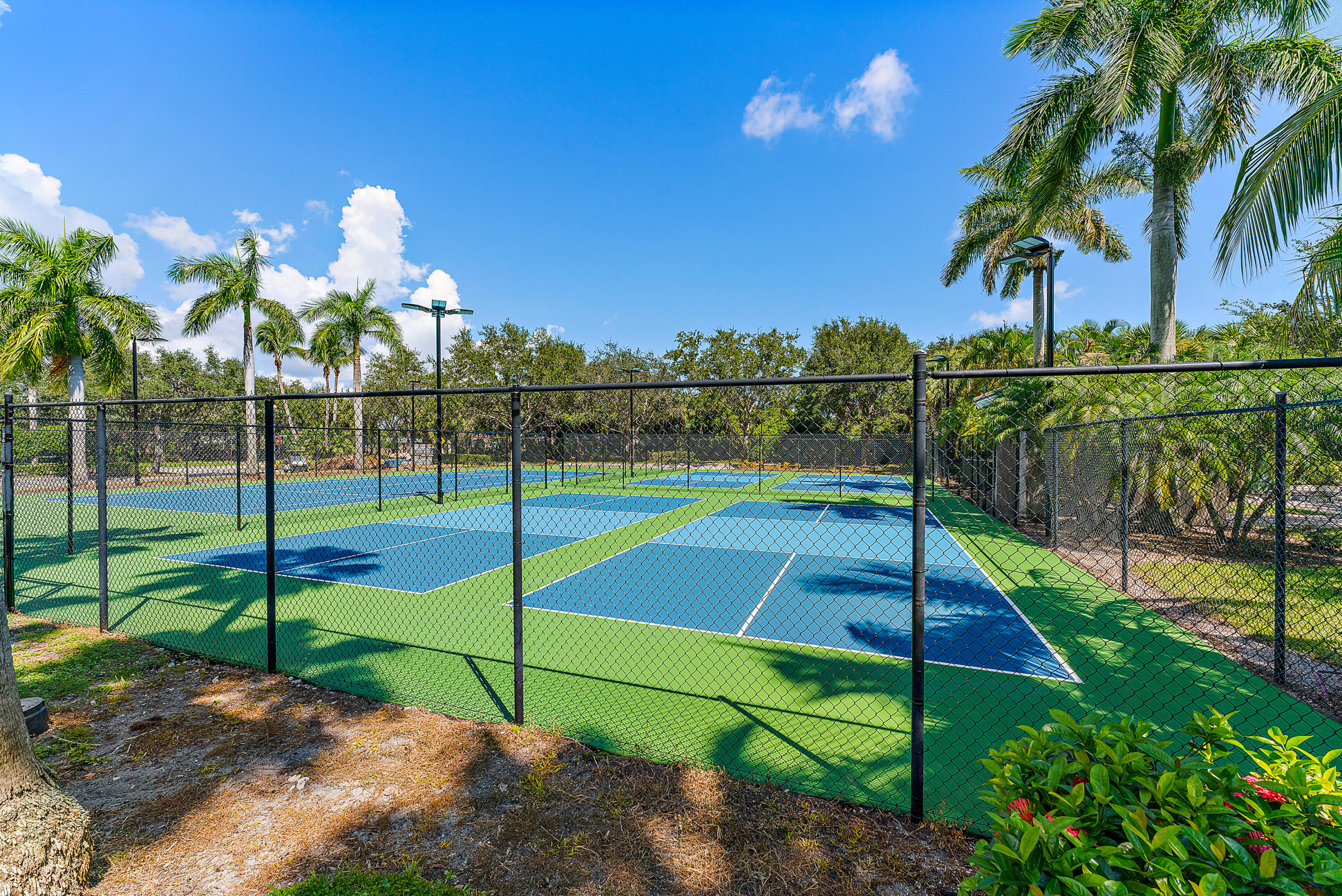 2805 Veronia #107, Palm Beach Gardens FL 33410