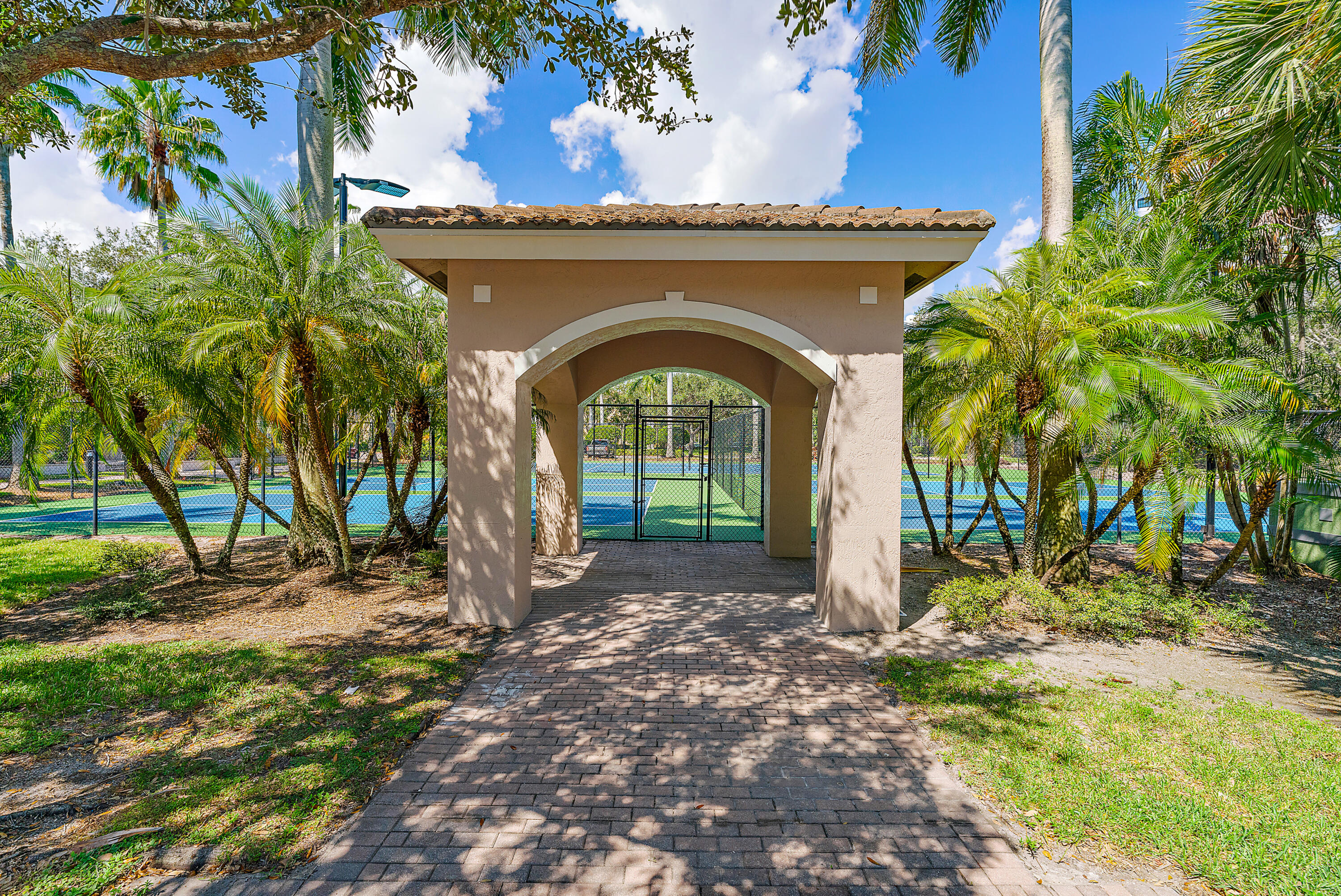 2805 Veronia #107, Palm Beach Gardens FL 33410
