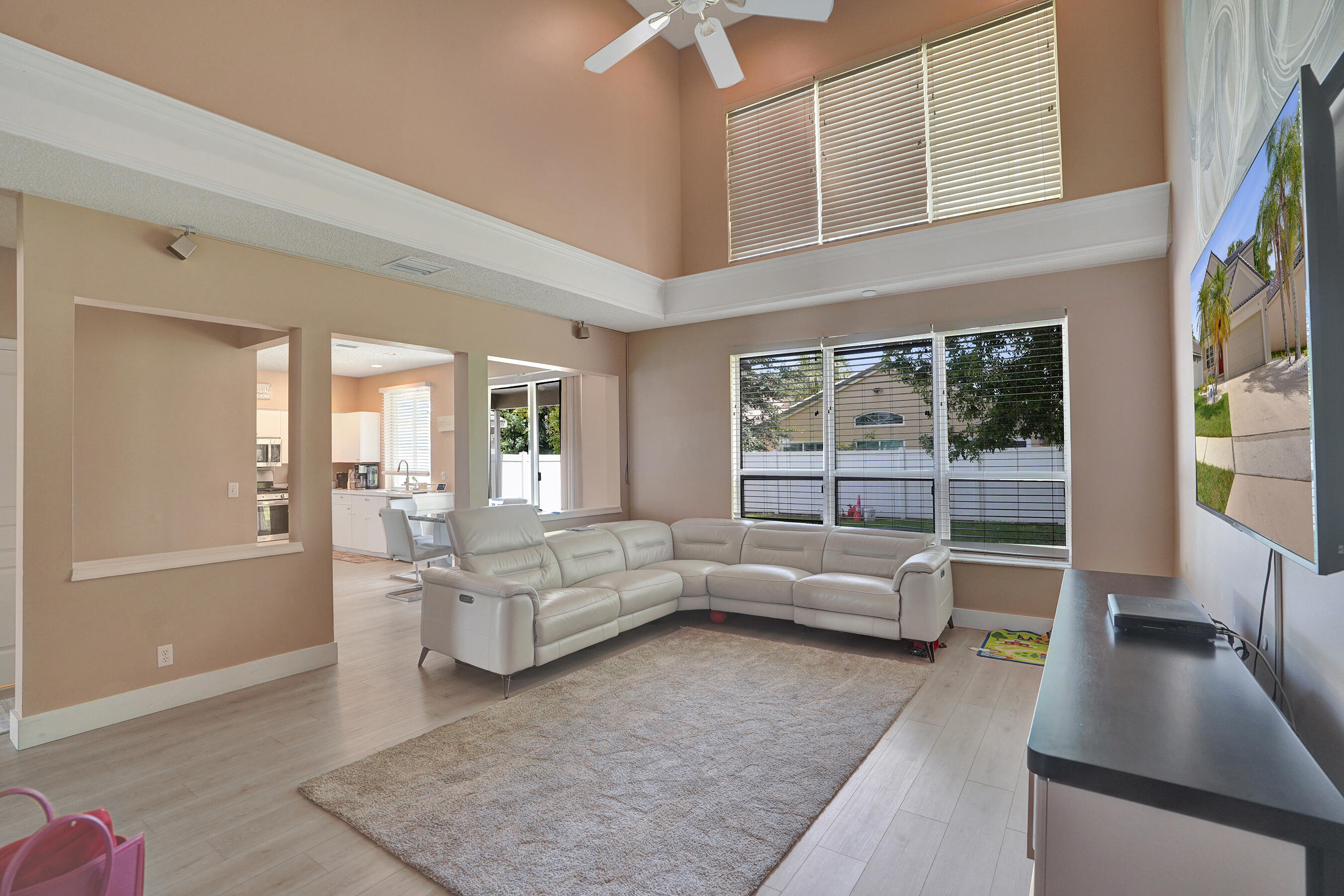 5884 N Plum Bay, Tamarac FL 33321