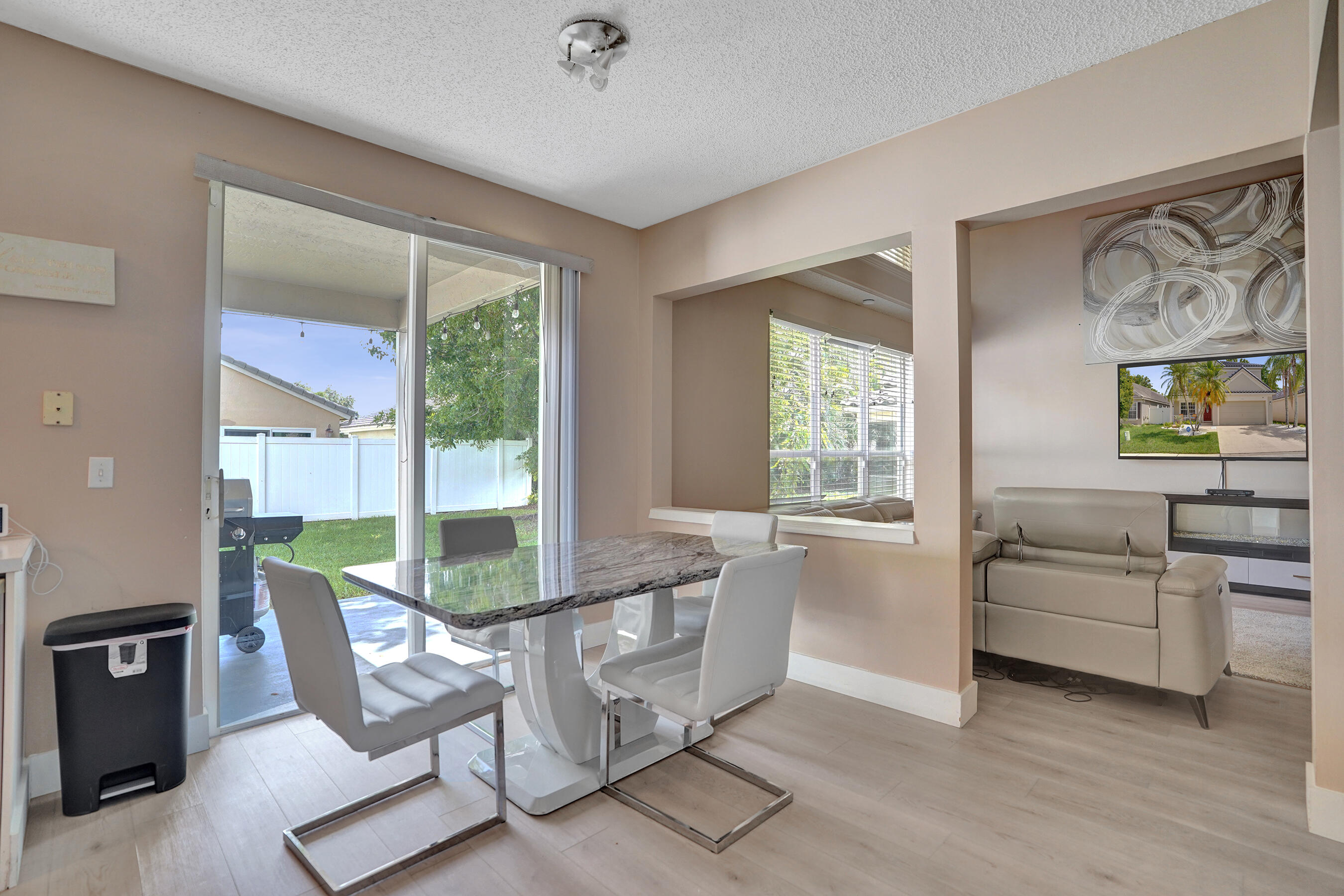 5884 N Plum Bay, Tamarac FL 33321