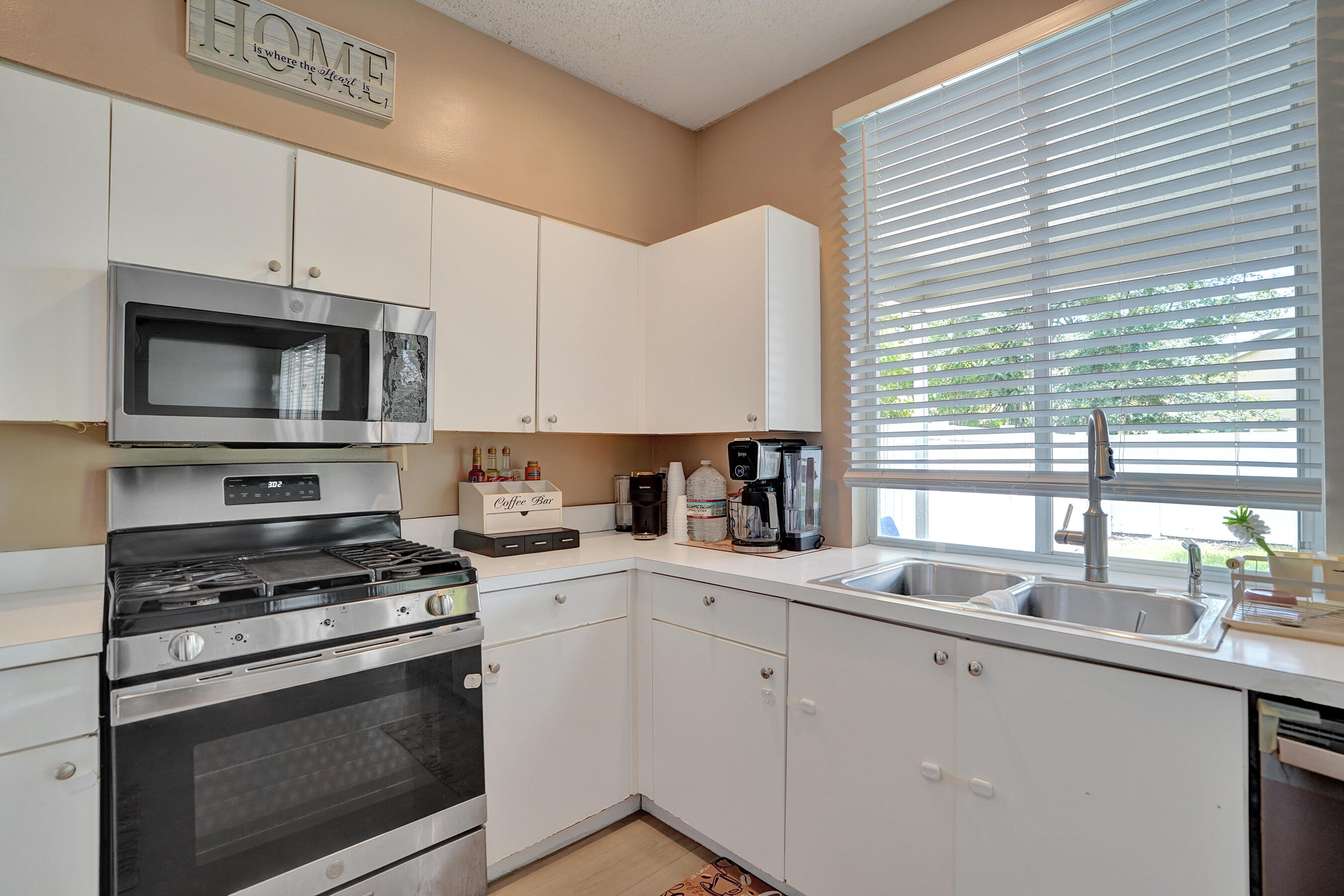 5884 N Plum Bay, Tamarac FL 33321