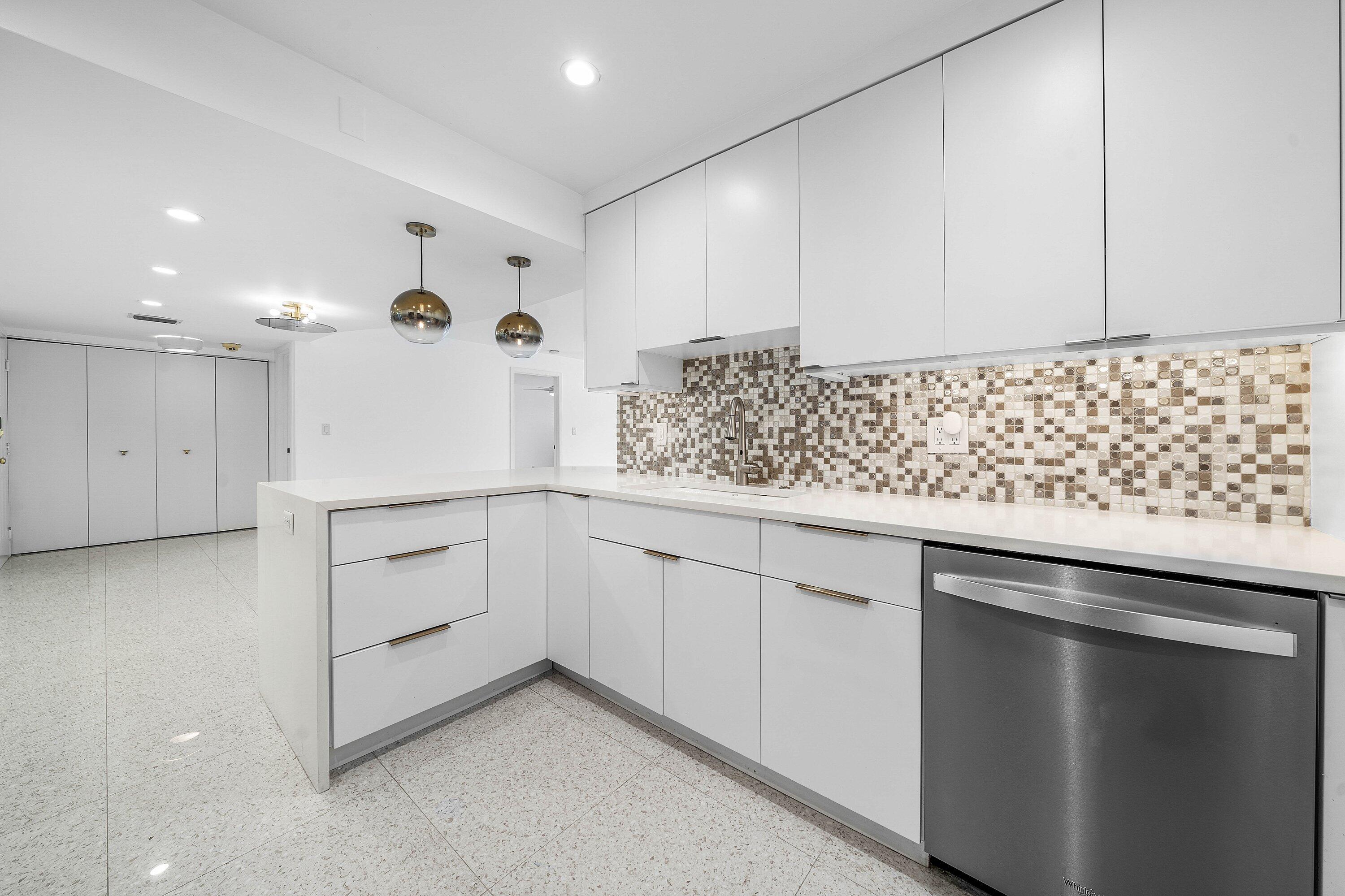 330 SE 20th #408, Deerfield Beach FL 33441