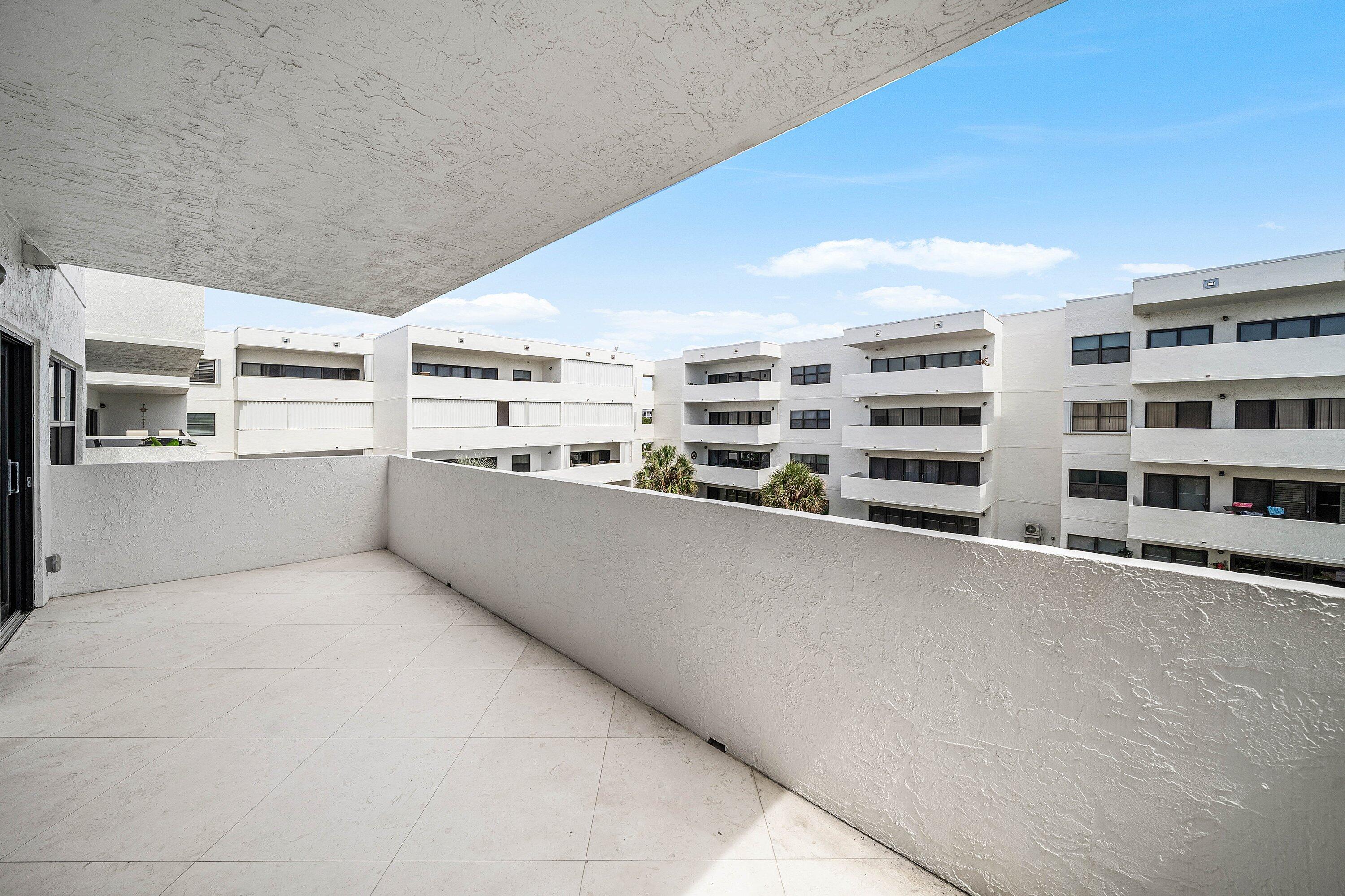 330 SE 20th #408, Deerfield Beach FL 33441