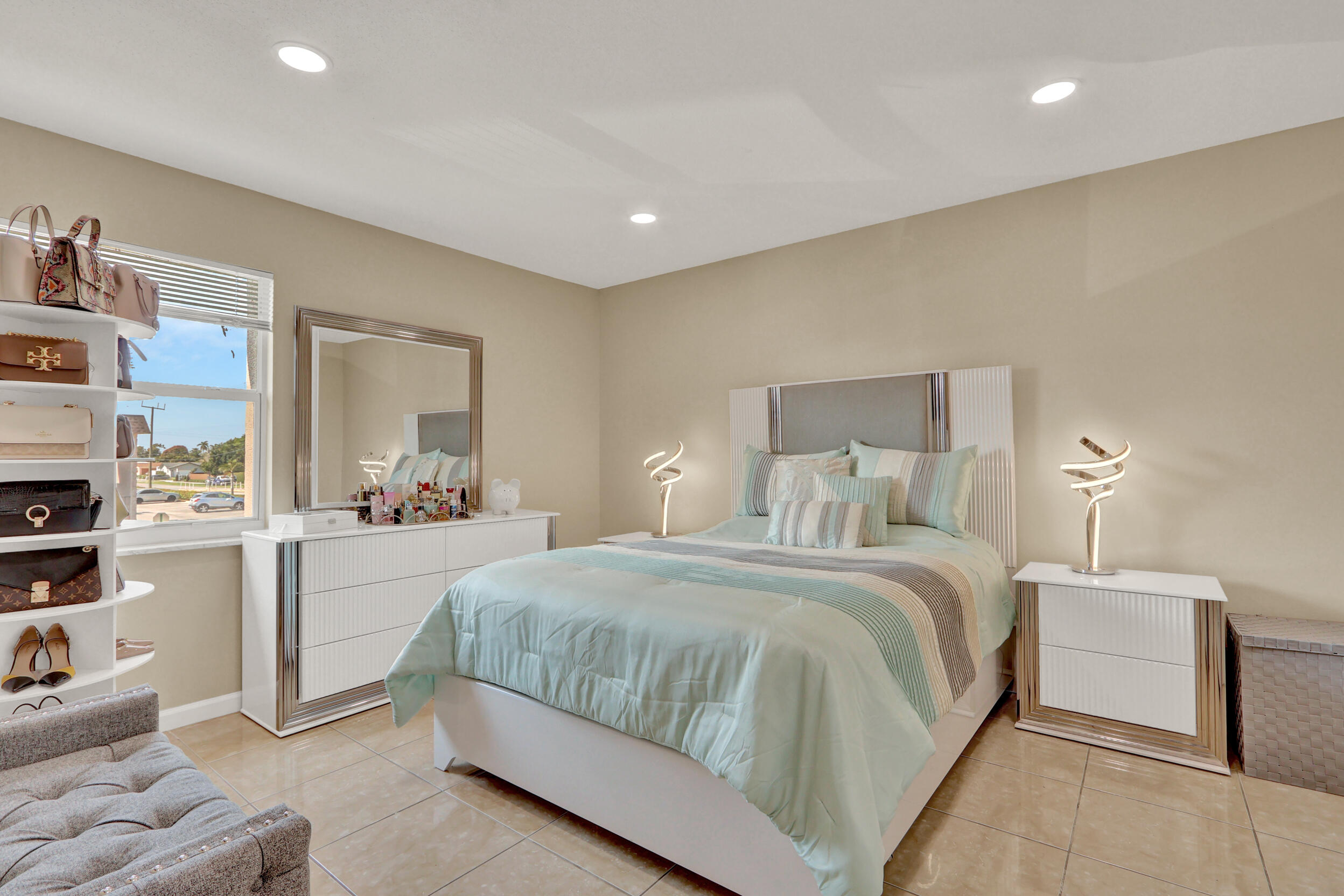 502 Davis #12, Palm Springs FL 33461