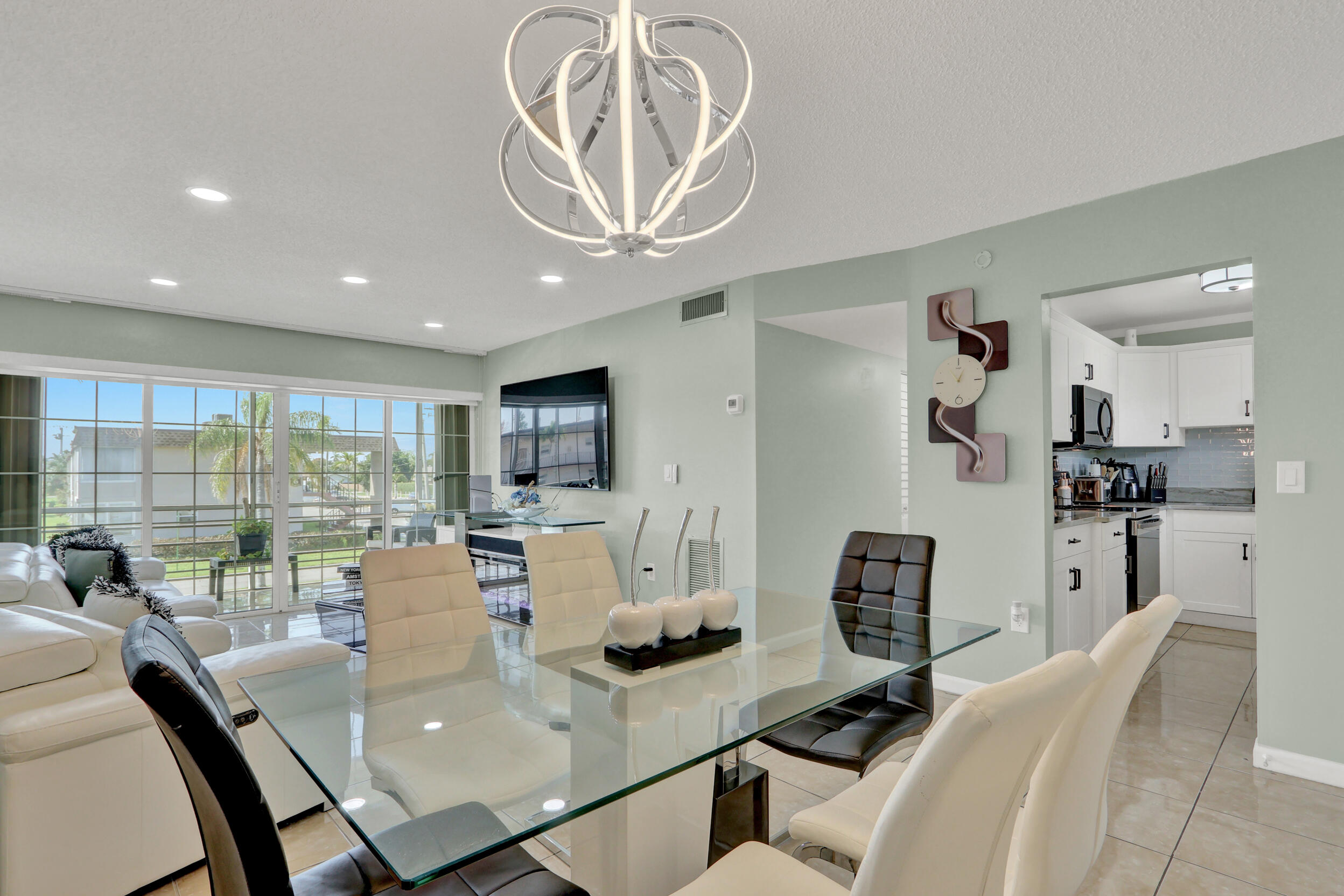 502 Davis #12, Palm Springs FL 33461
