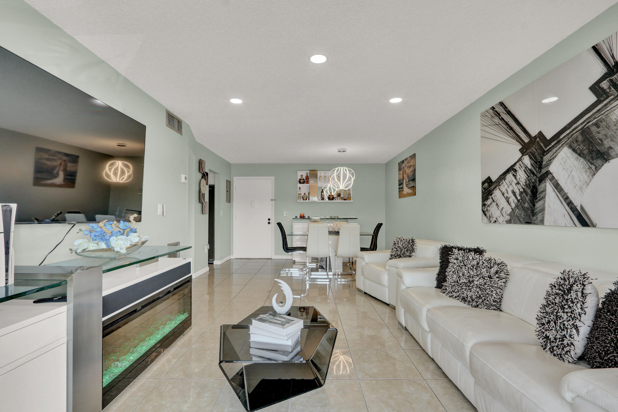 502 Davis #12, Palm Springs FL 33461