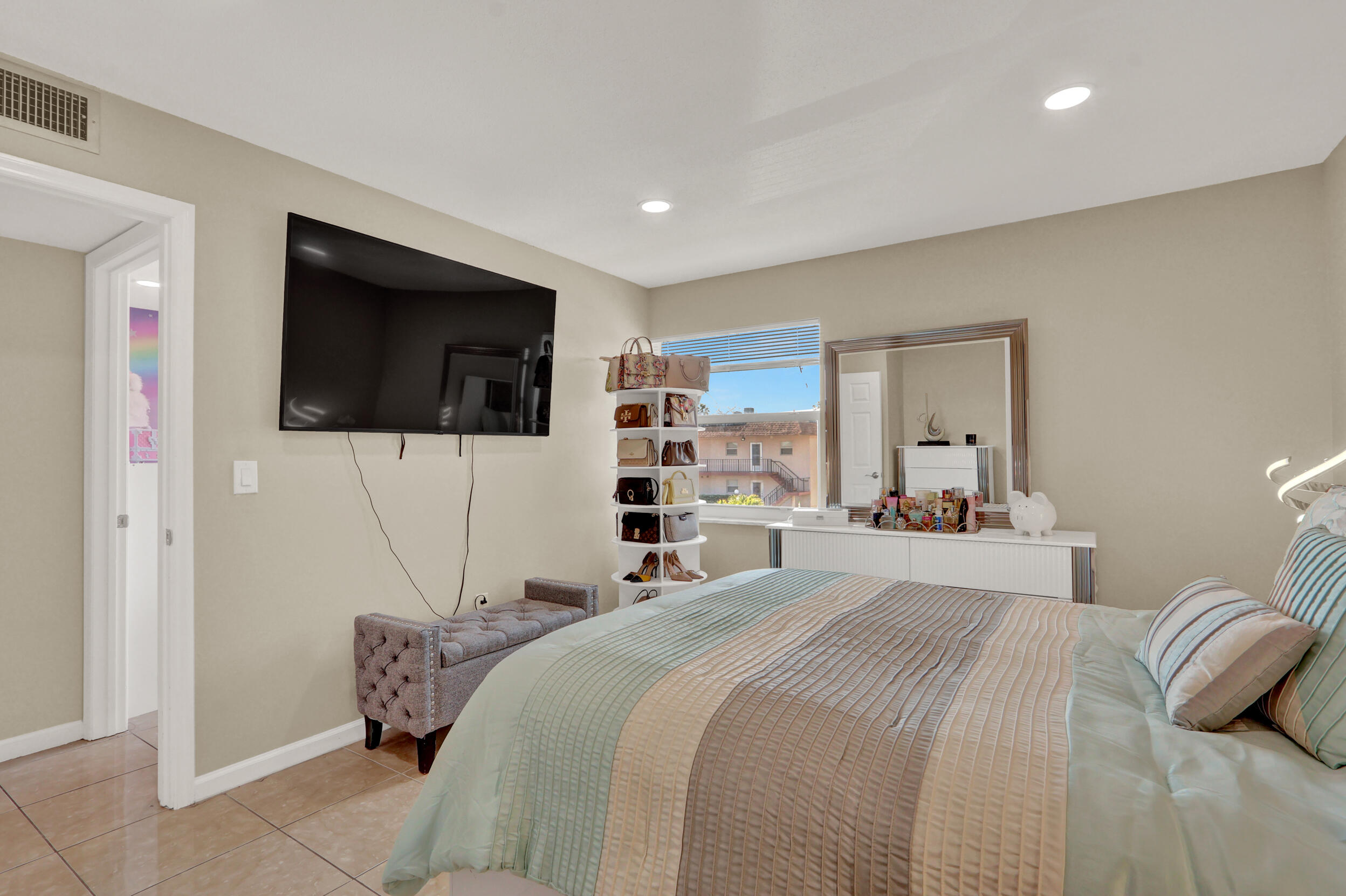 502 Davis #12, Palm Springs FL 33461