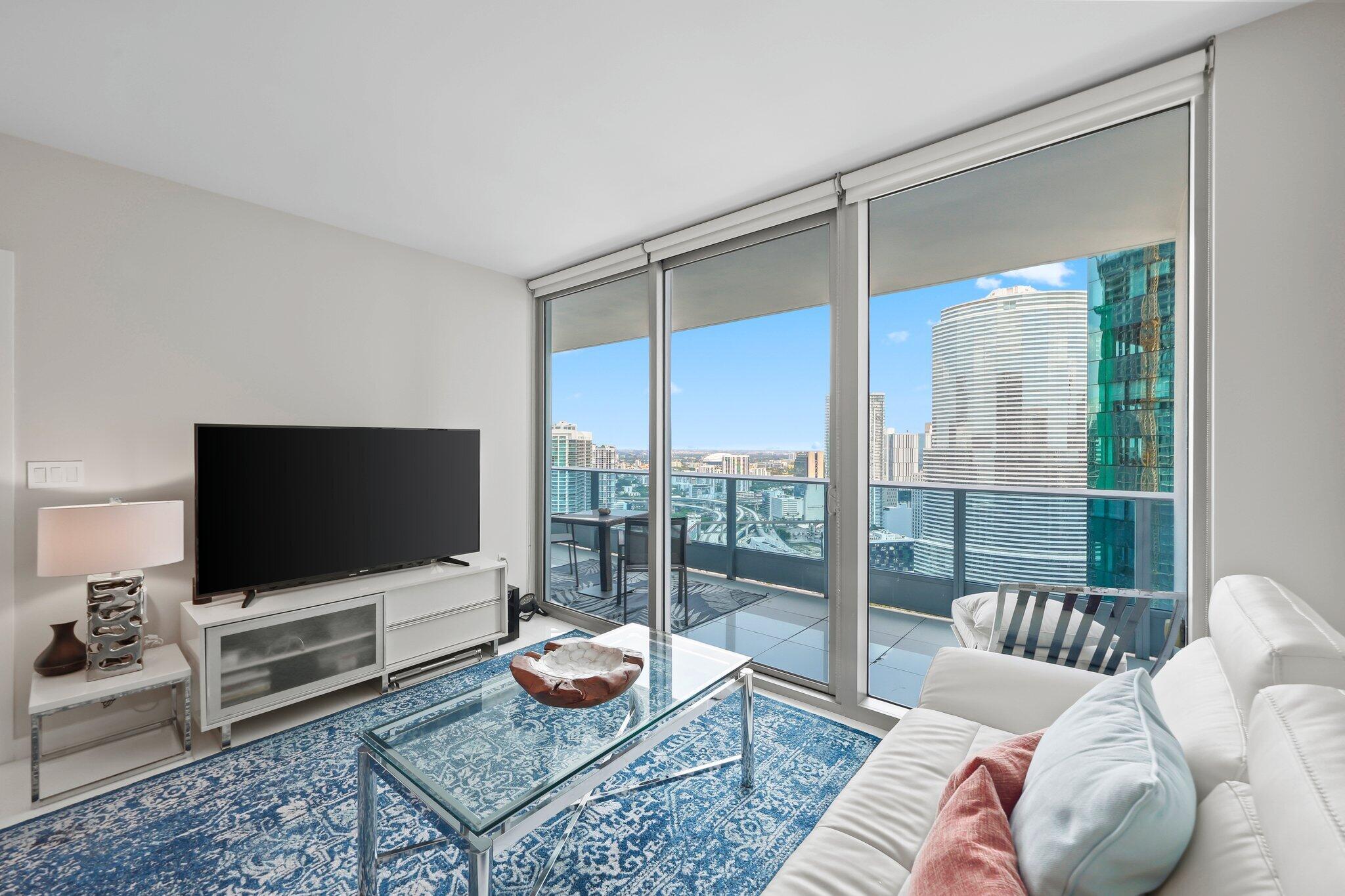 200 Biscayne Blvd #3909, Miami FL 33131